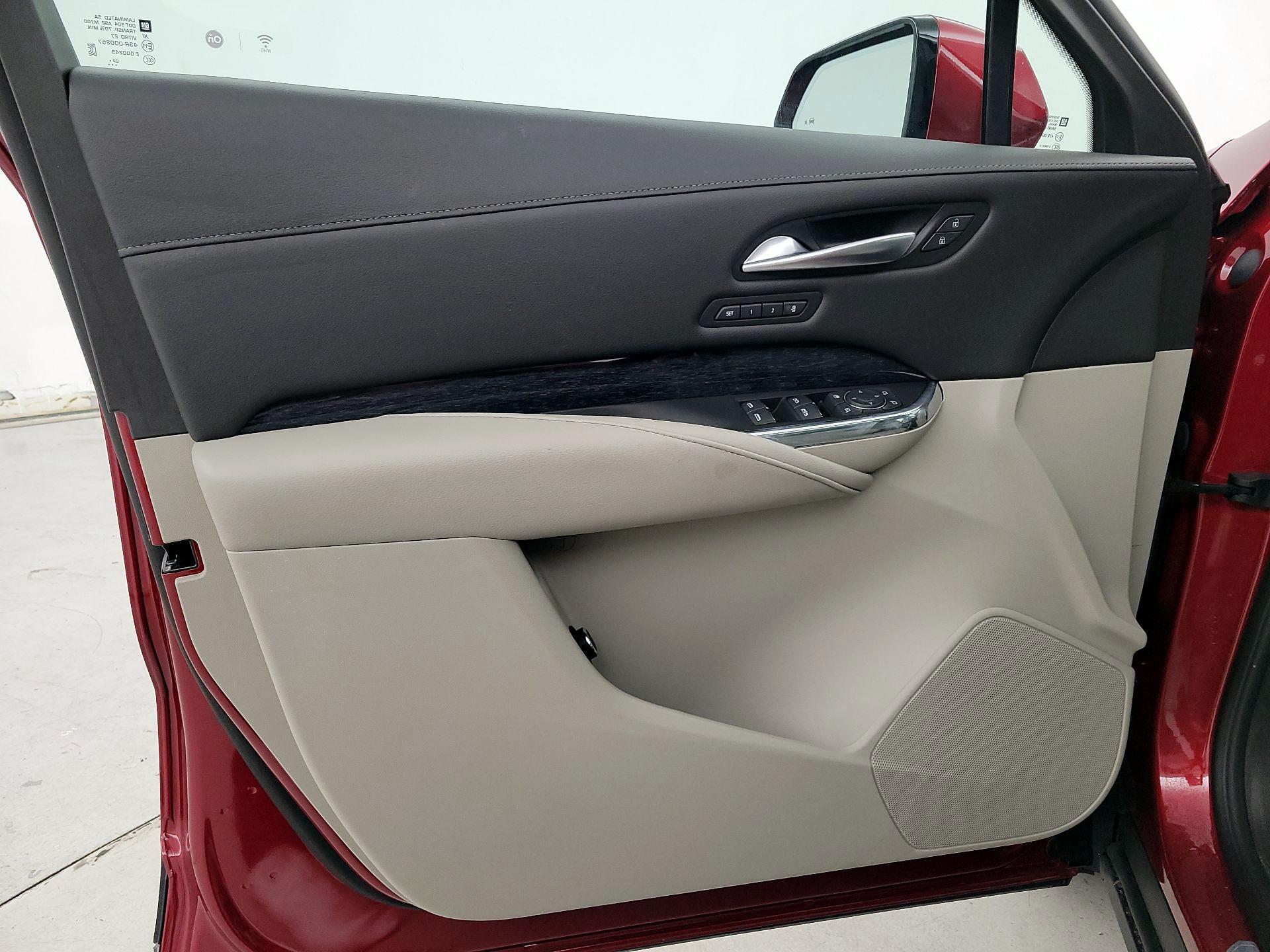 Thumbnail: 2023 Cadillac XT4 - 12