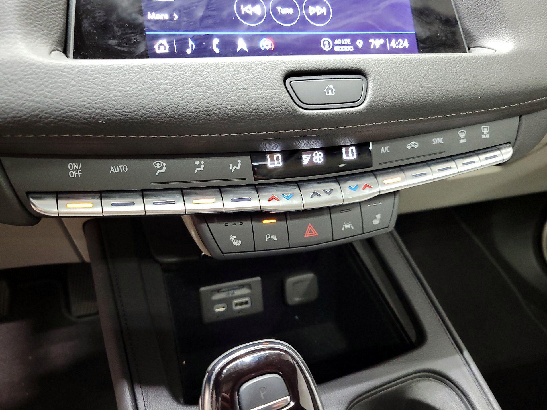 Thumbnail: 2023 Cadillac XT4 - 17