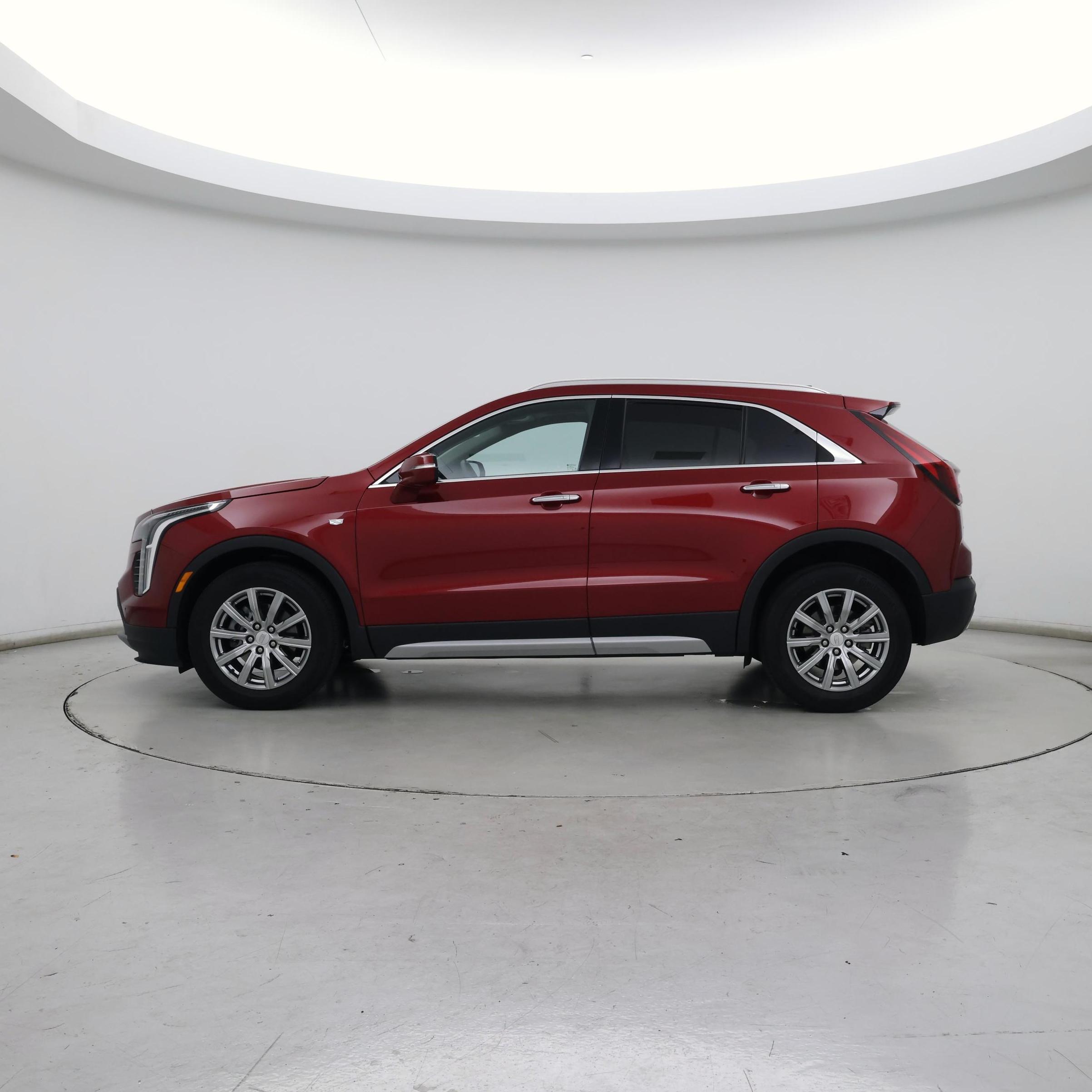 Thumbnail: 2023 Cadillac XT4 - 3