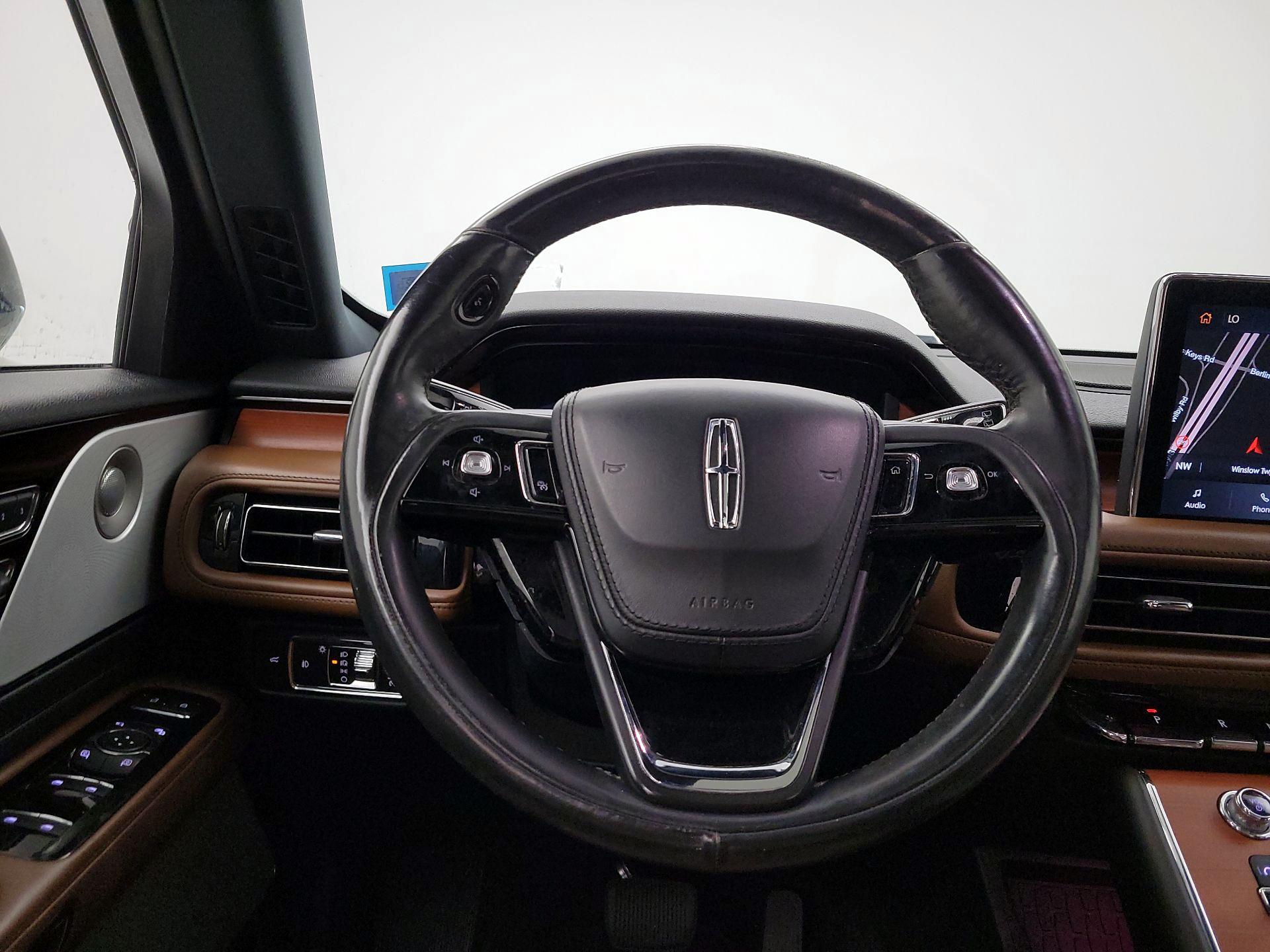 Thumbnail: 2020 Lincoln Aviator - 10