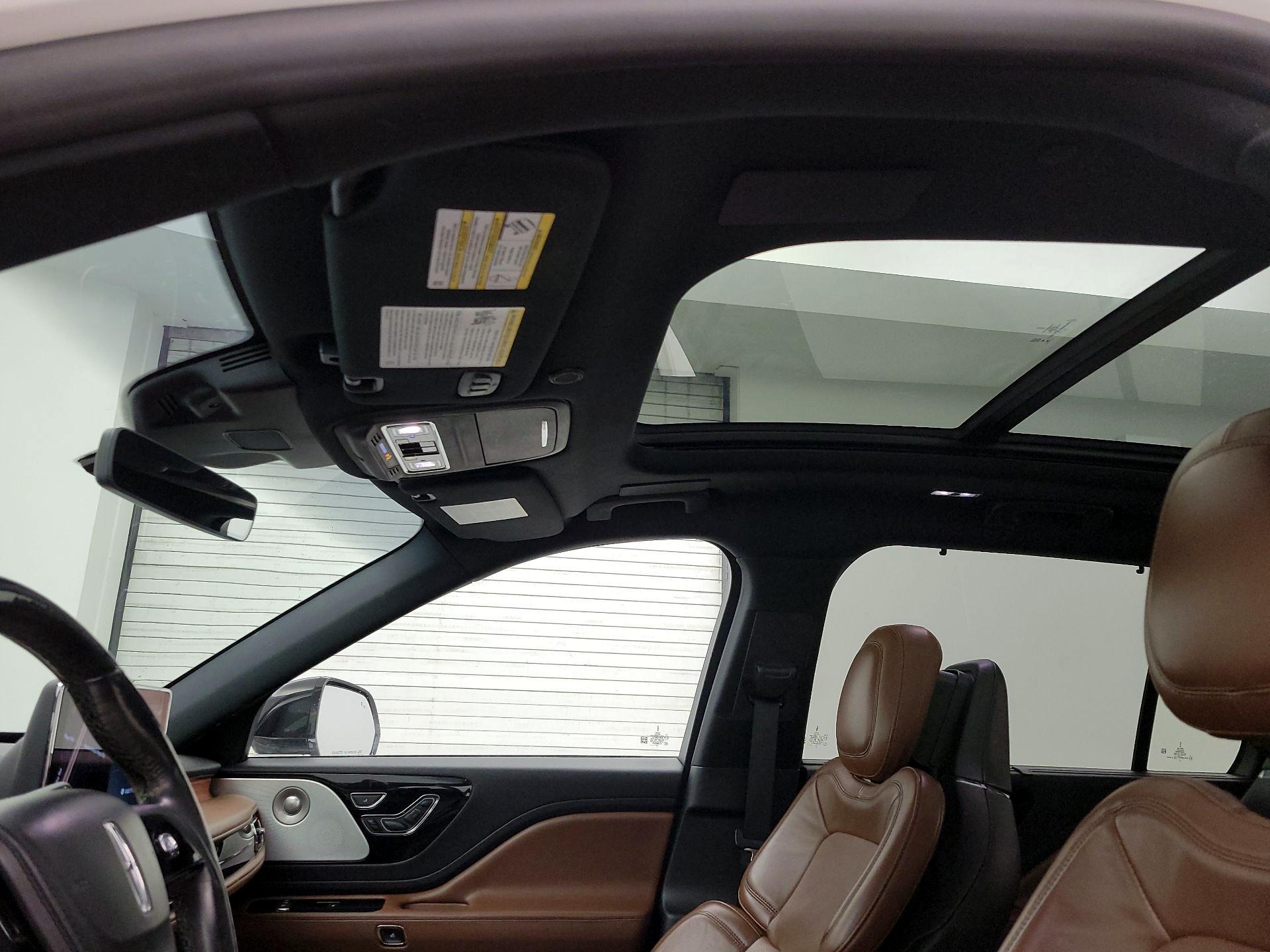 Thumbnail: 2020 Lincoln Aviator - 19