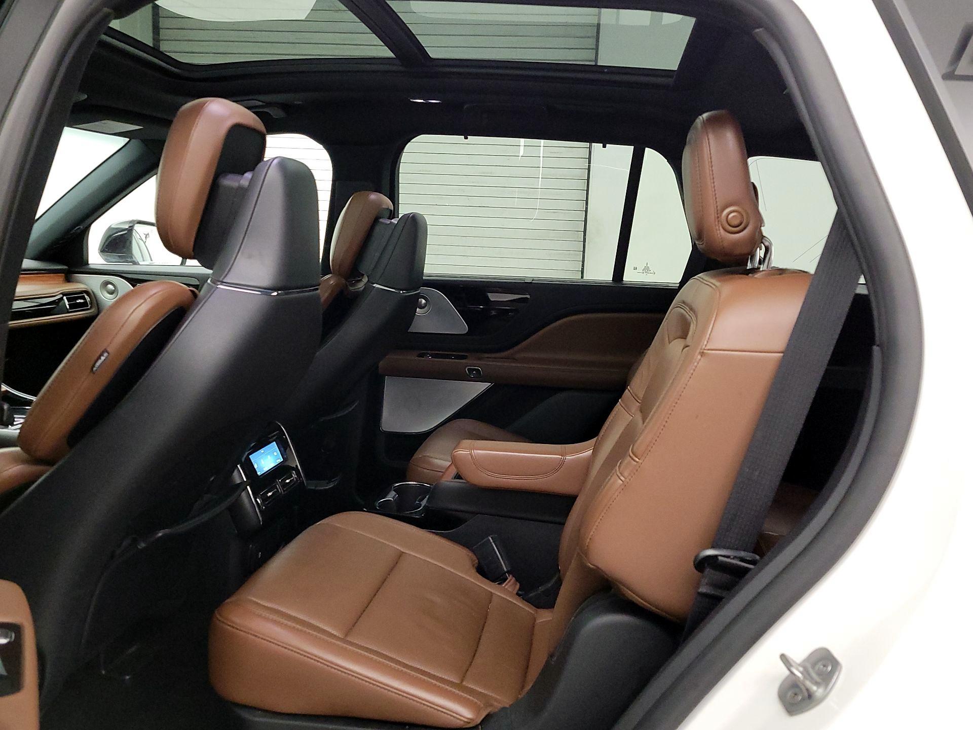 Thumbnail: 2020 Lincoln Aviator - 20