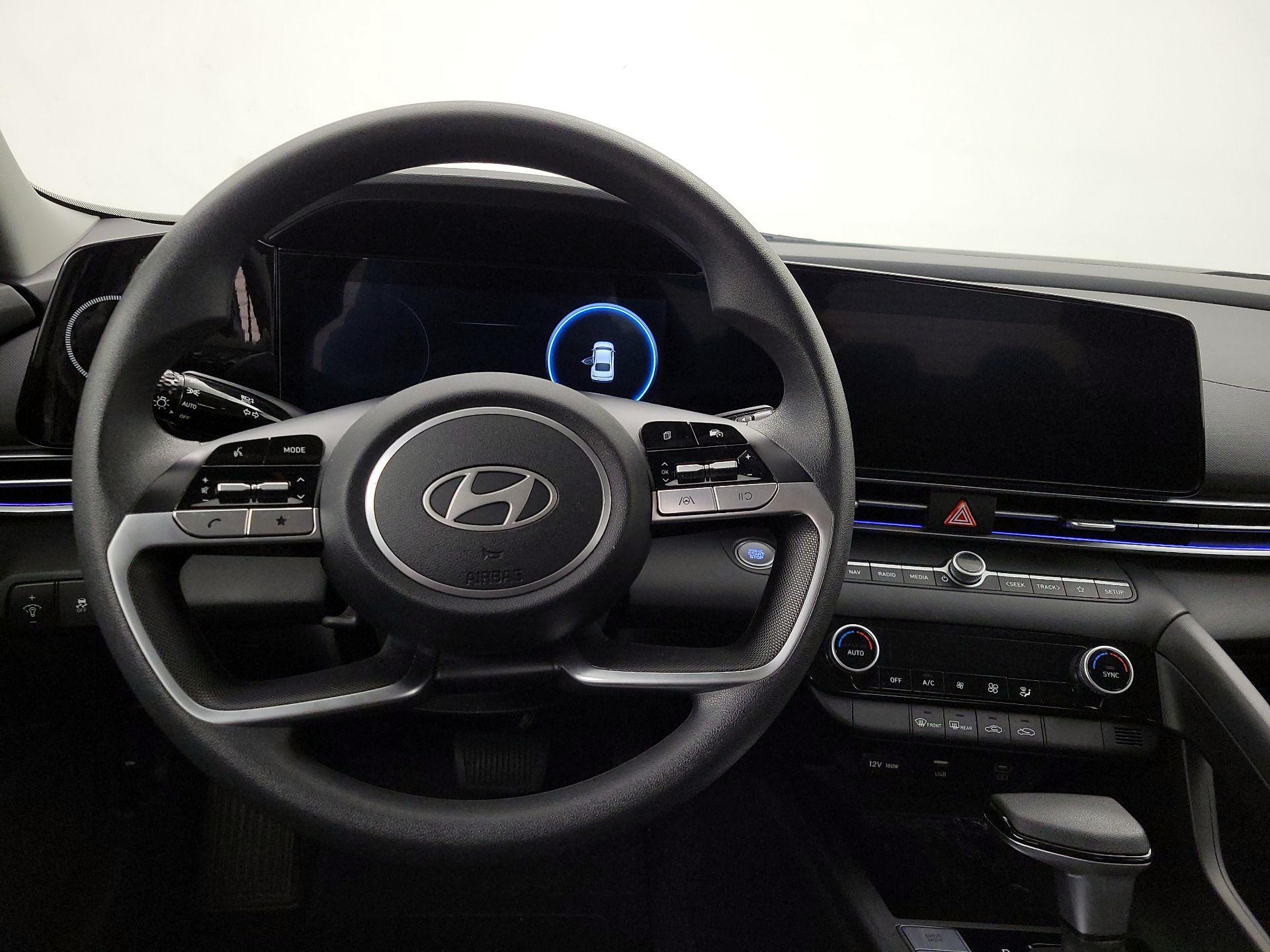 Thumbnail: 2024 Hyundai Elantra - 10