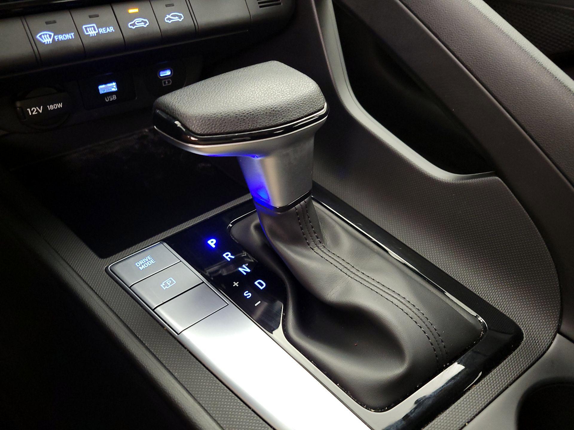 Thumbnail: 2024 Hyundai Elantra - 18