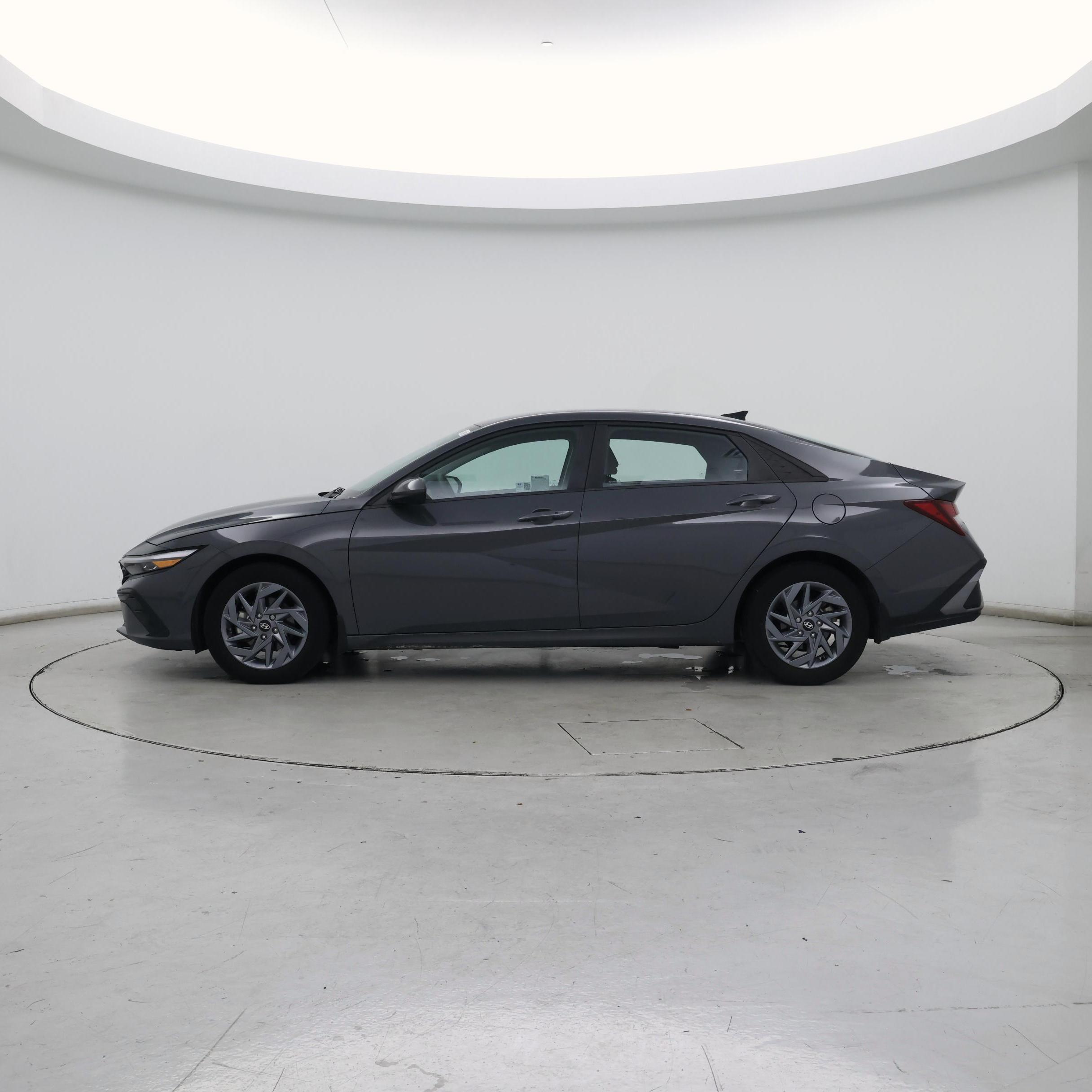 Thumbnail: 2024 Hyundai Elantra - 3