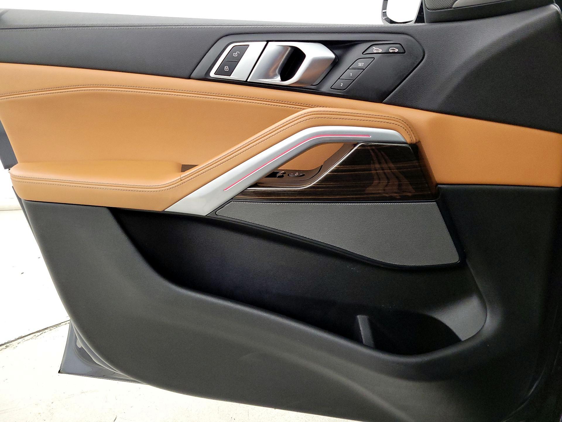 Thumbnail: 2021 BMW X6 - 12