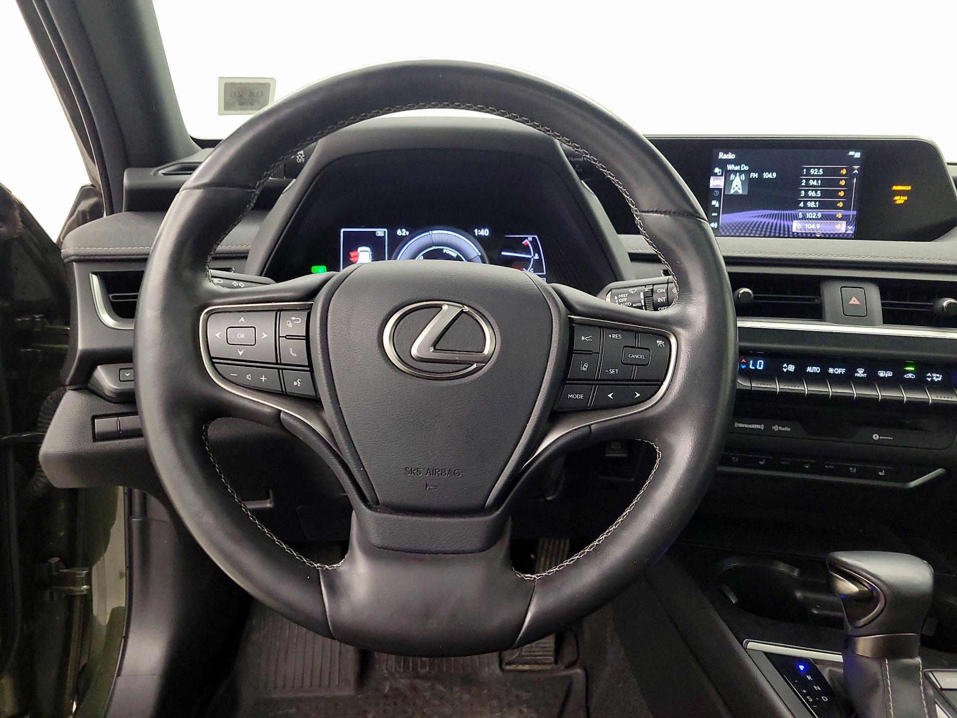 Thumbnail: 2019 Lexus UX - 10