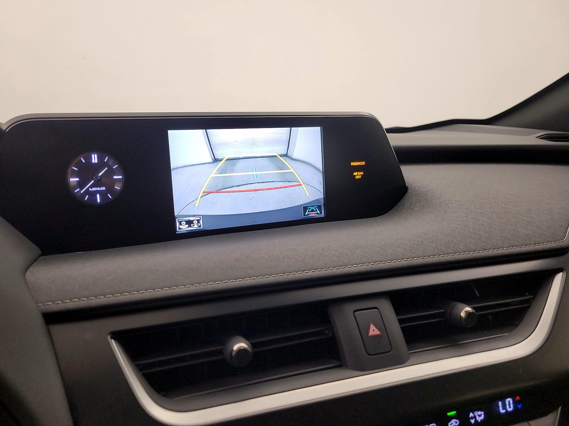 Thumbnail: 2019 Lexus UX - 14