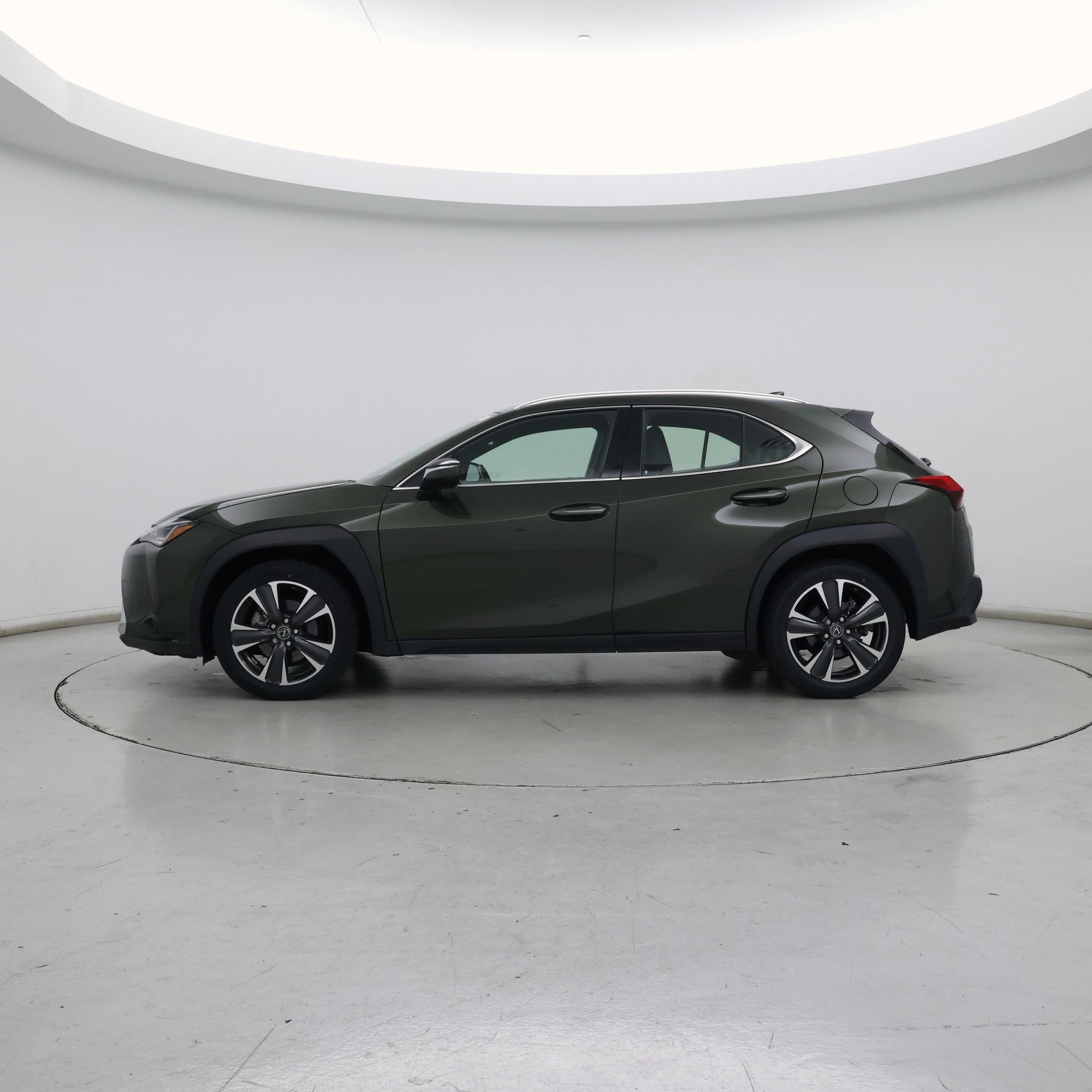 Thumbnail: 2019 Lexus UX - 3