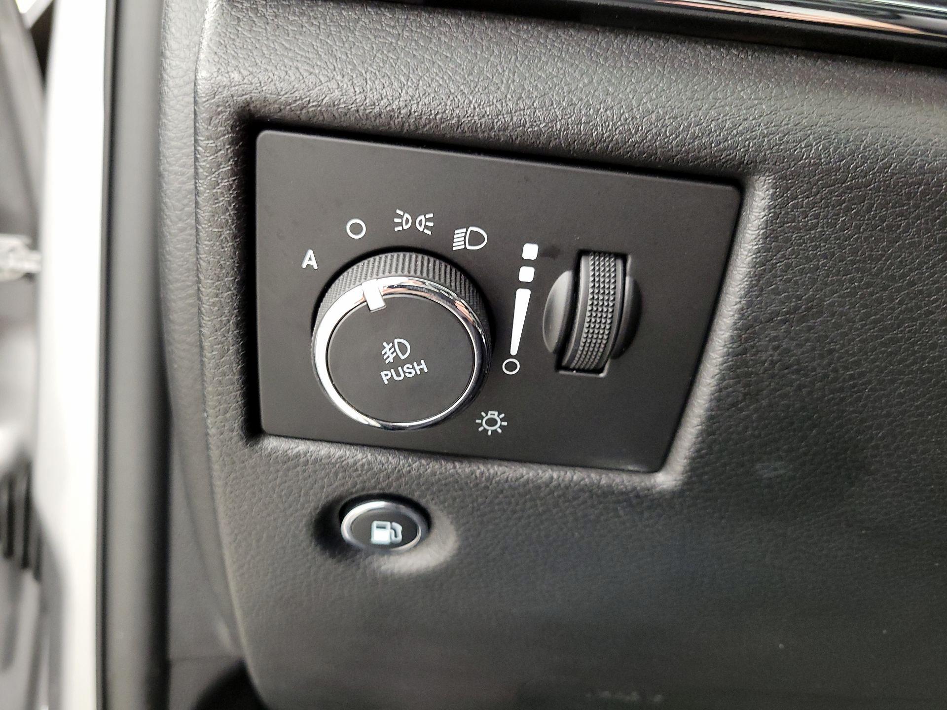 Thumbnail: 2019 Jeep Grand Cherokee - 13