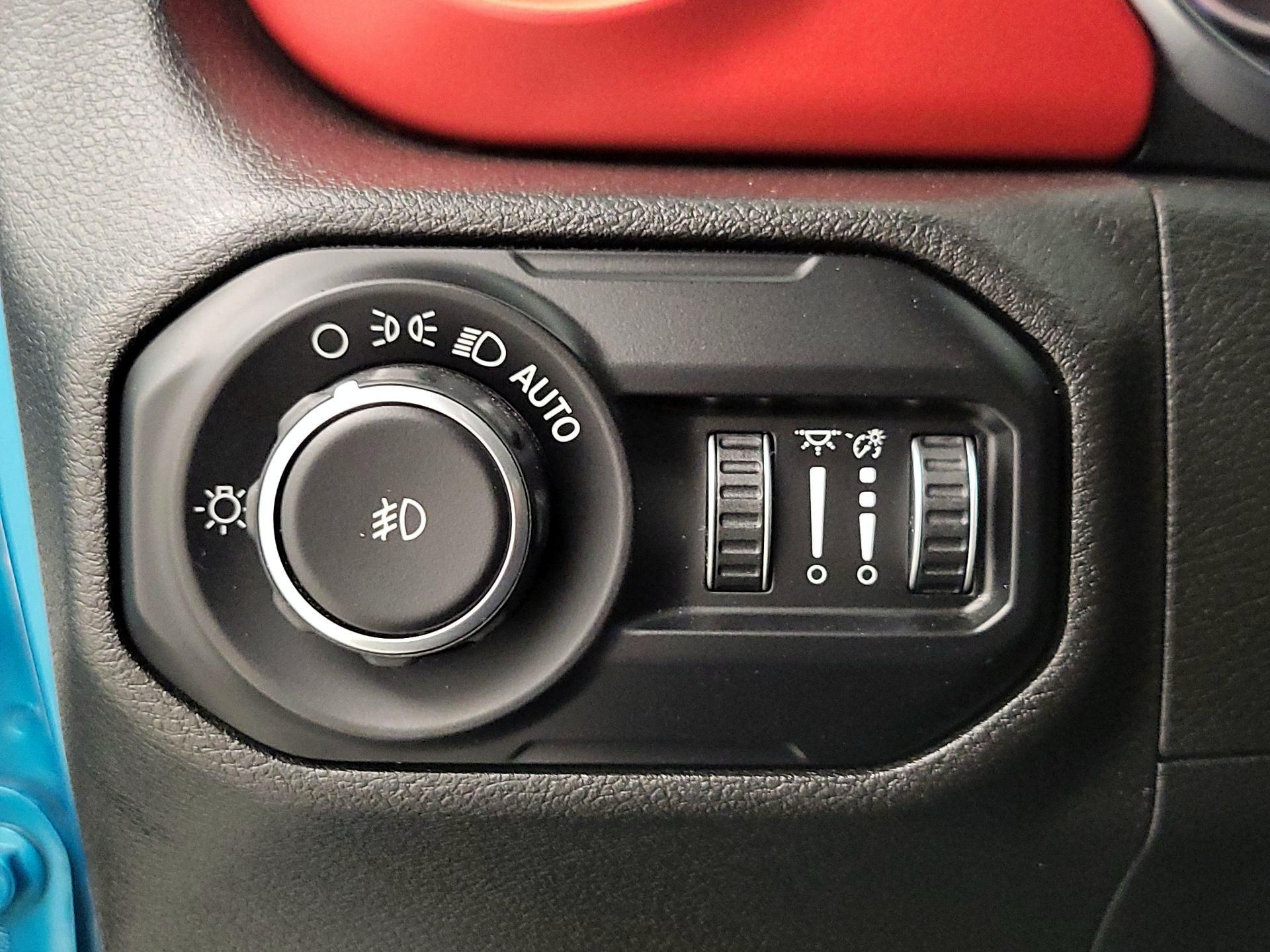 Thumbnail: 2020 Jeep Wrangler - 13