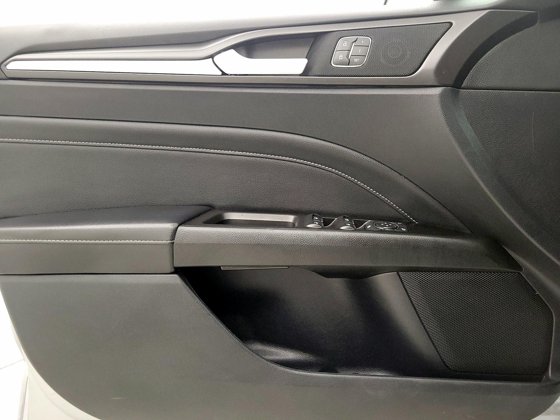 Thumbnail: 2020 Ford Fusion - 12