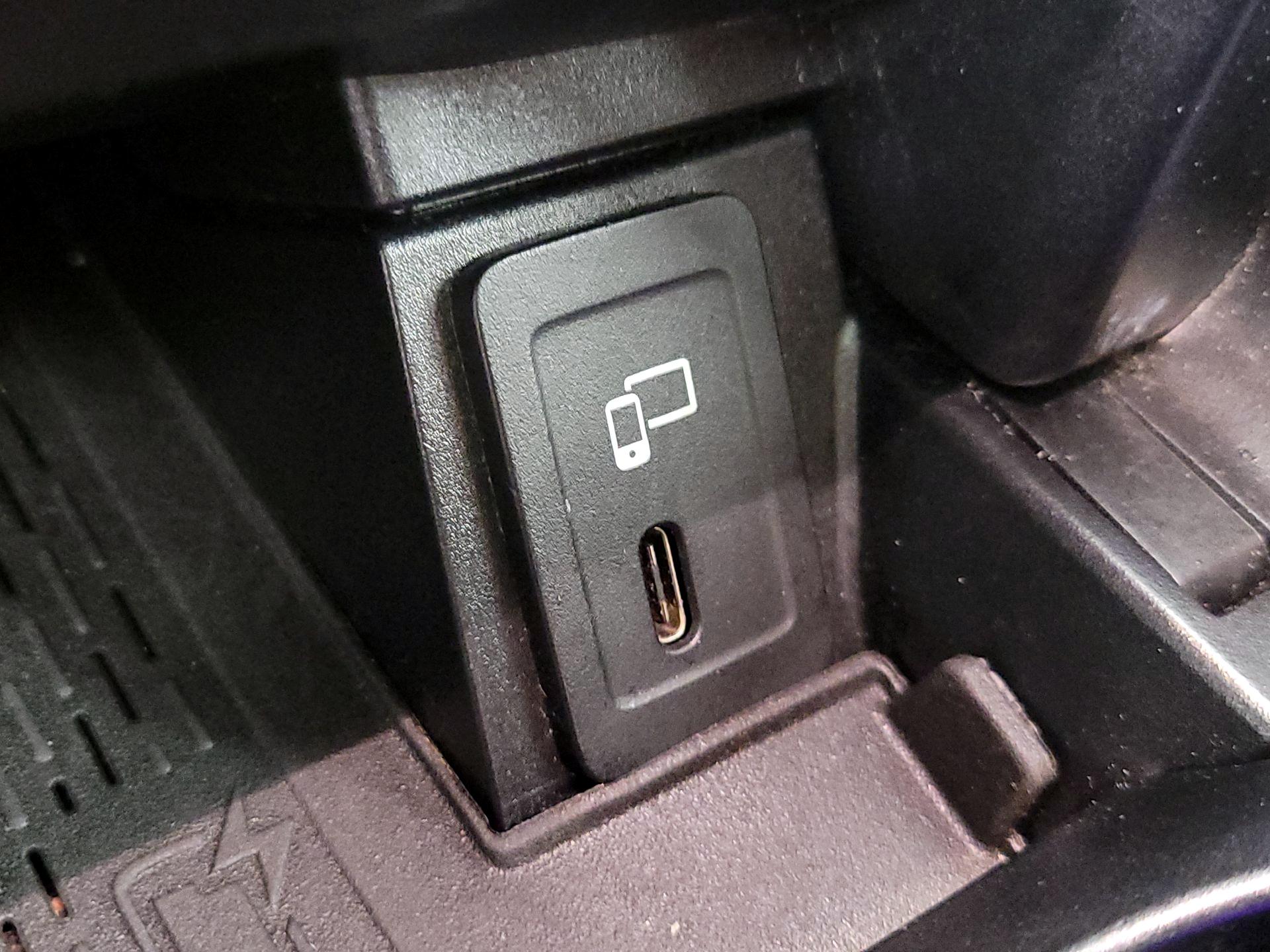 Thumbnail: 2020 Mercedes-Benz GLC - 19