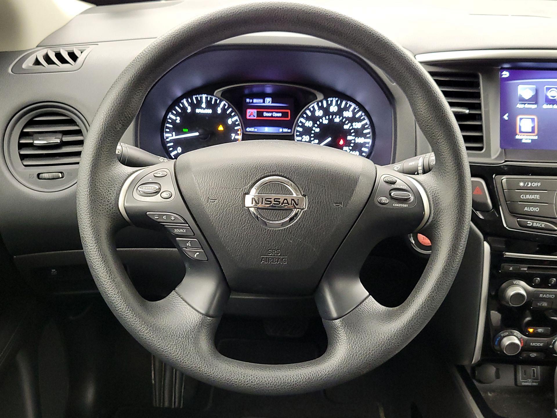 Thumbnail: 2020 Nissan Pathfinder - 10