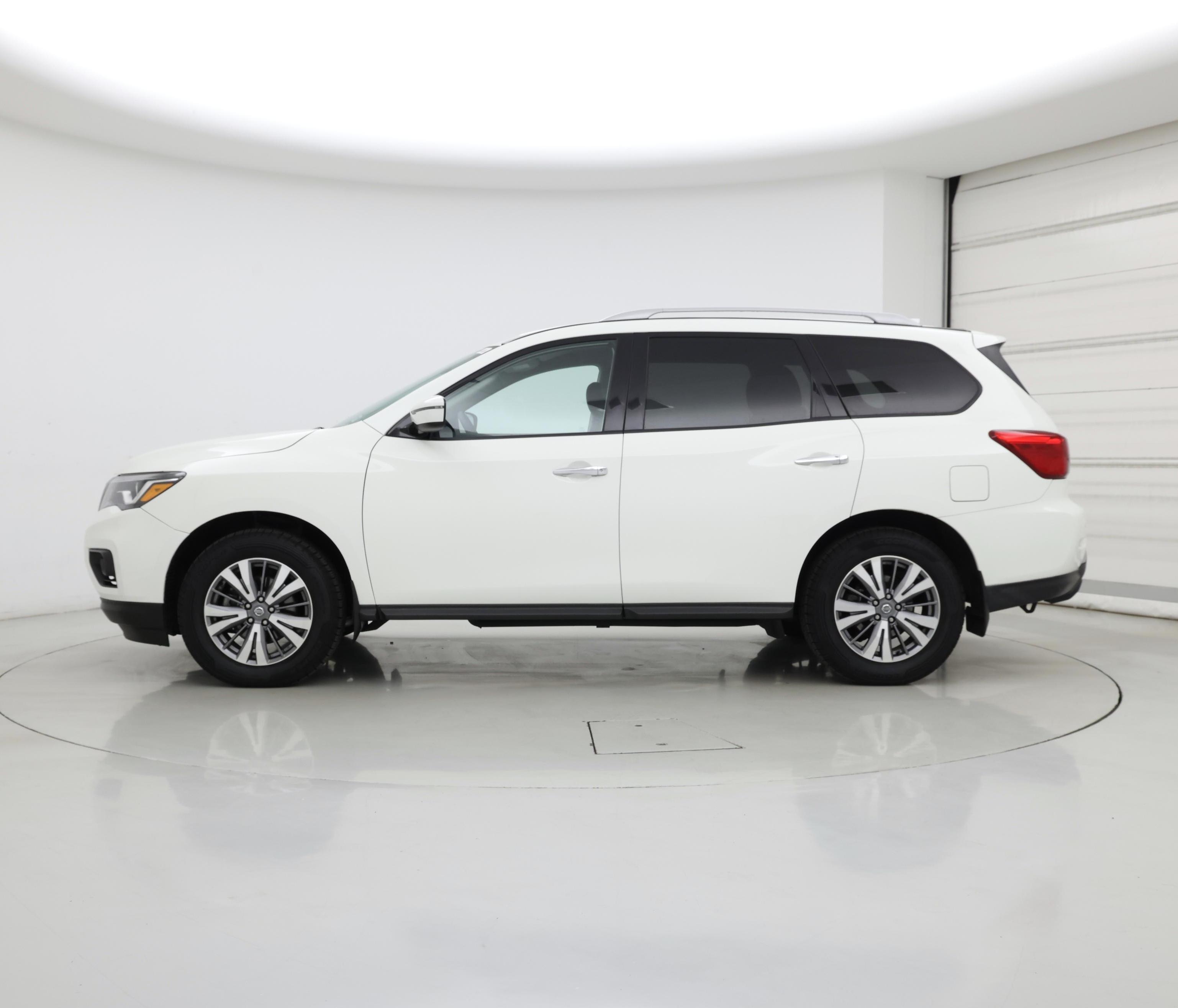 Thumbnail: 2020 Nissan Pathfinder - 3