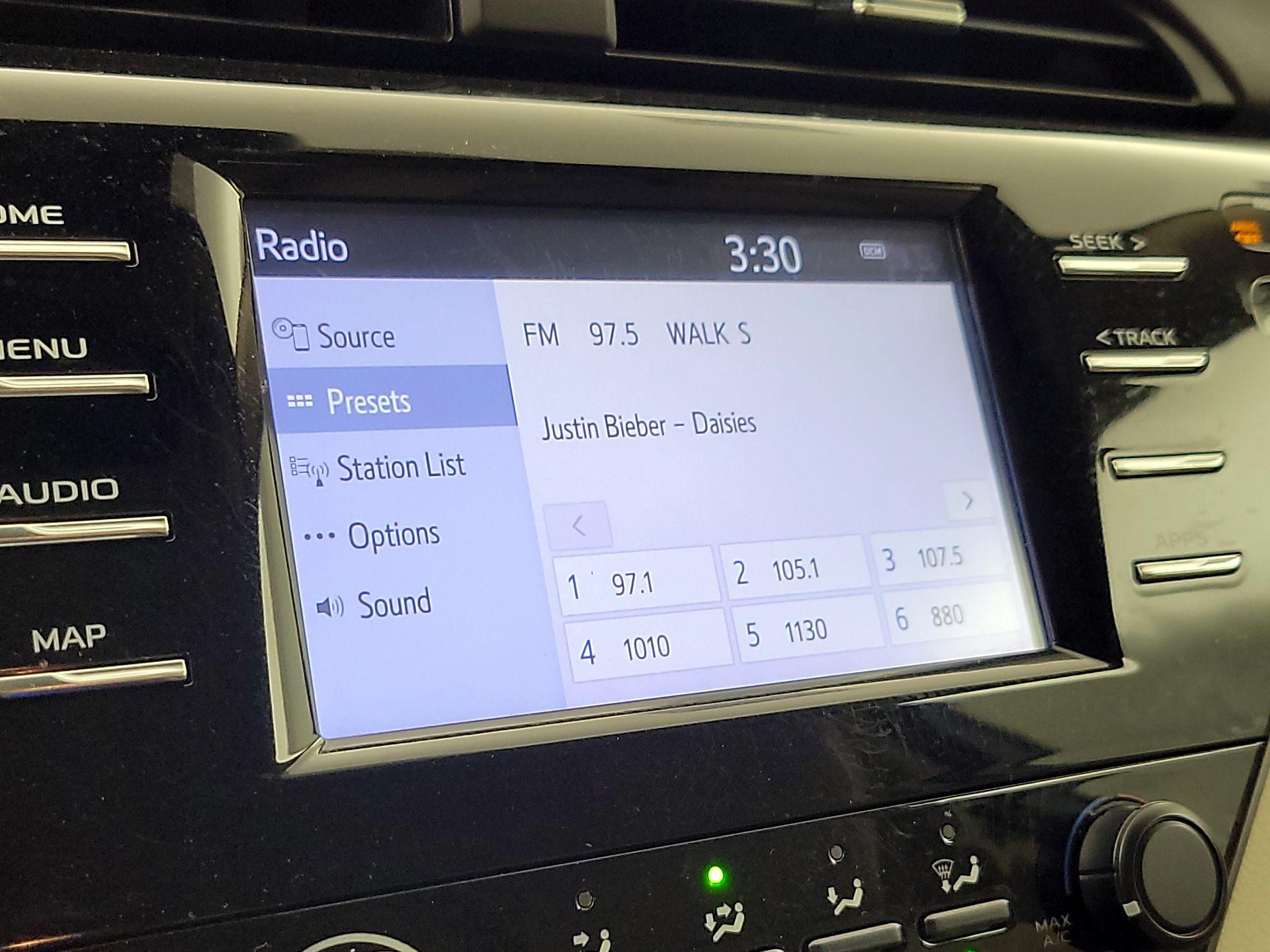 Thumbnail: 2019 Toyota Camry - 15