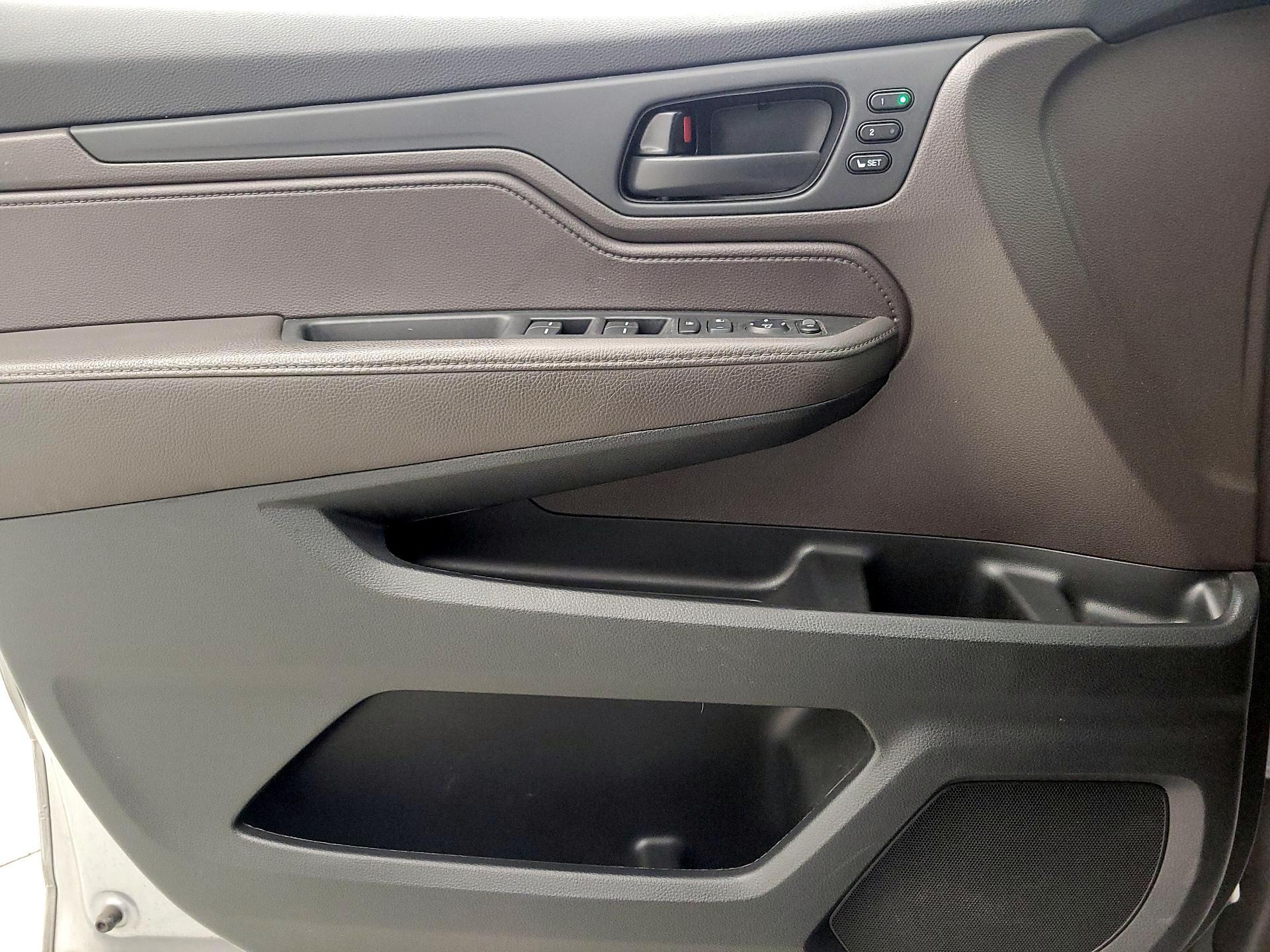 Thumbnail: 2020 Honda Odyssey - 12