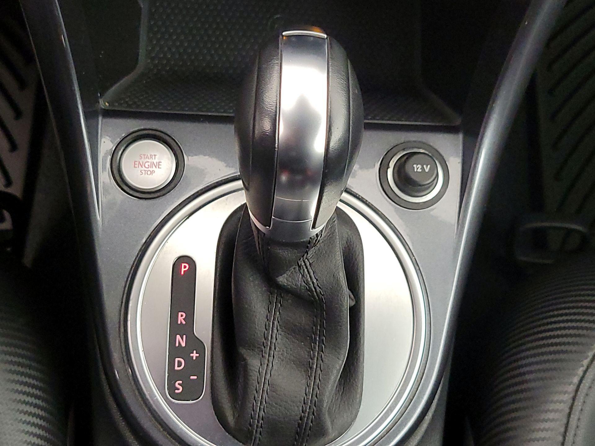 Thumbnail: 2019 Volkswagen Beetle - 17