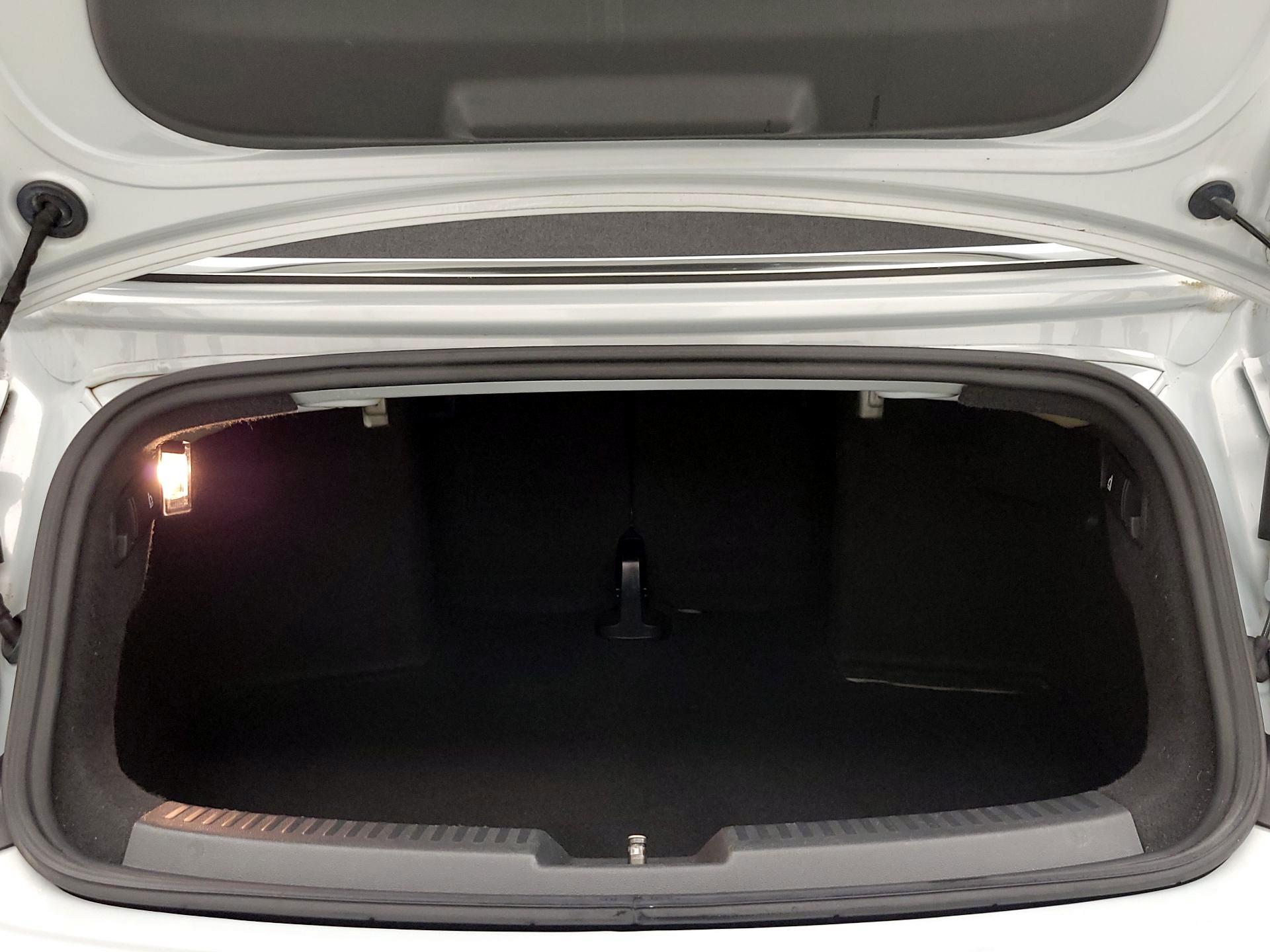 Thumbnail: 2019 Volkswagen Beetle - 20