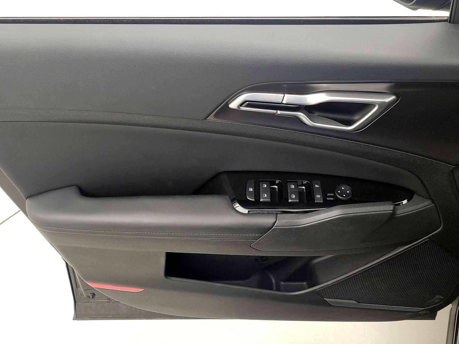 Thumbnail: 2023 Kia Sportage - 12