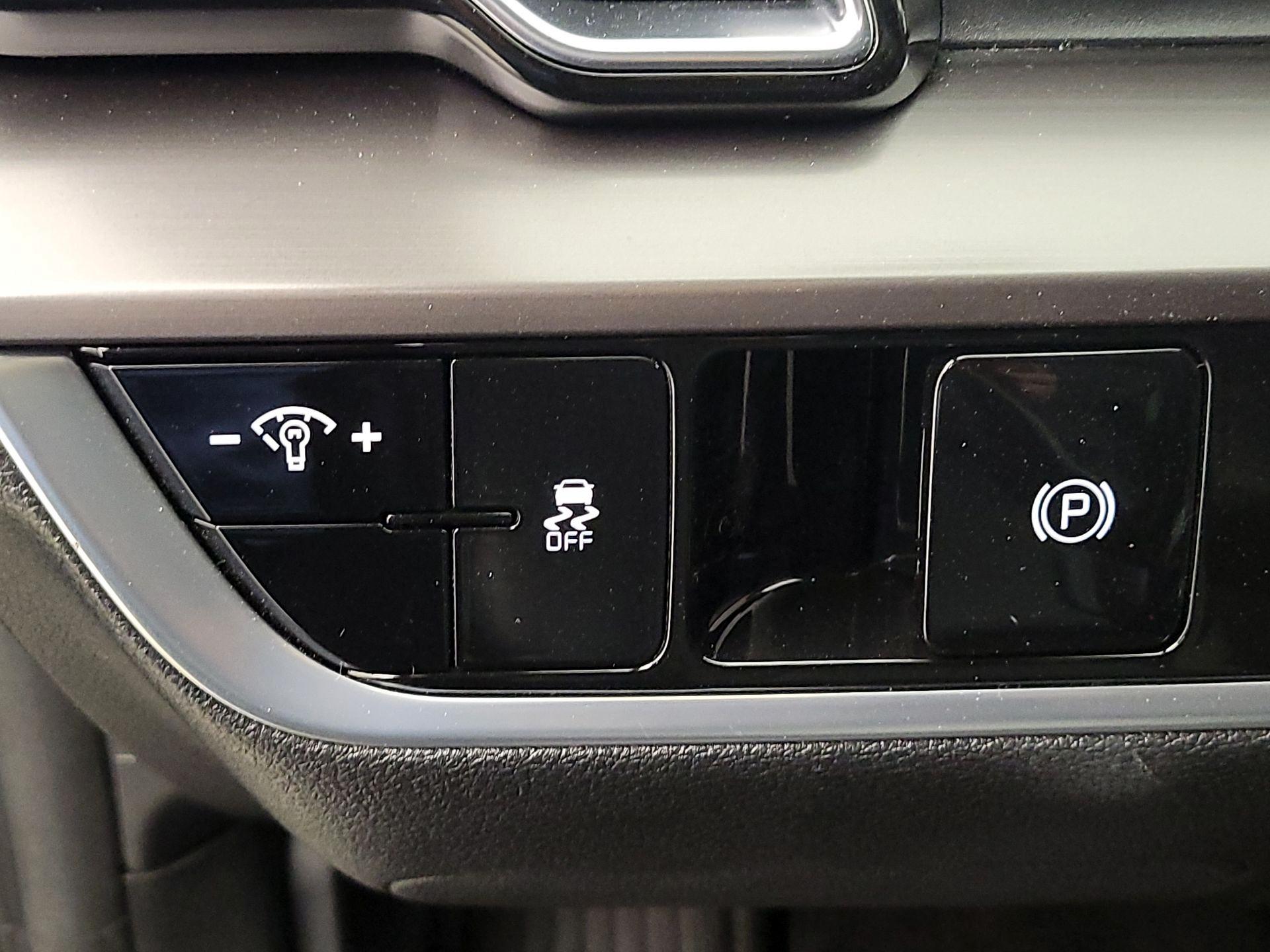 Thumbnail: 2023 Kia Sportage - 13