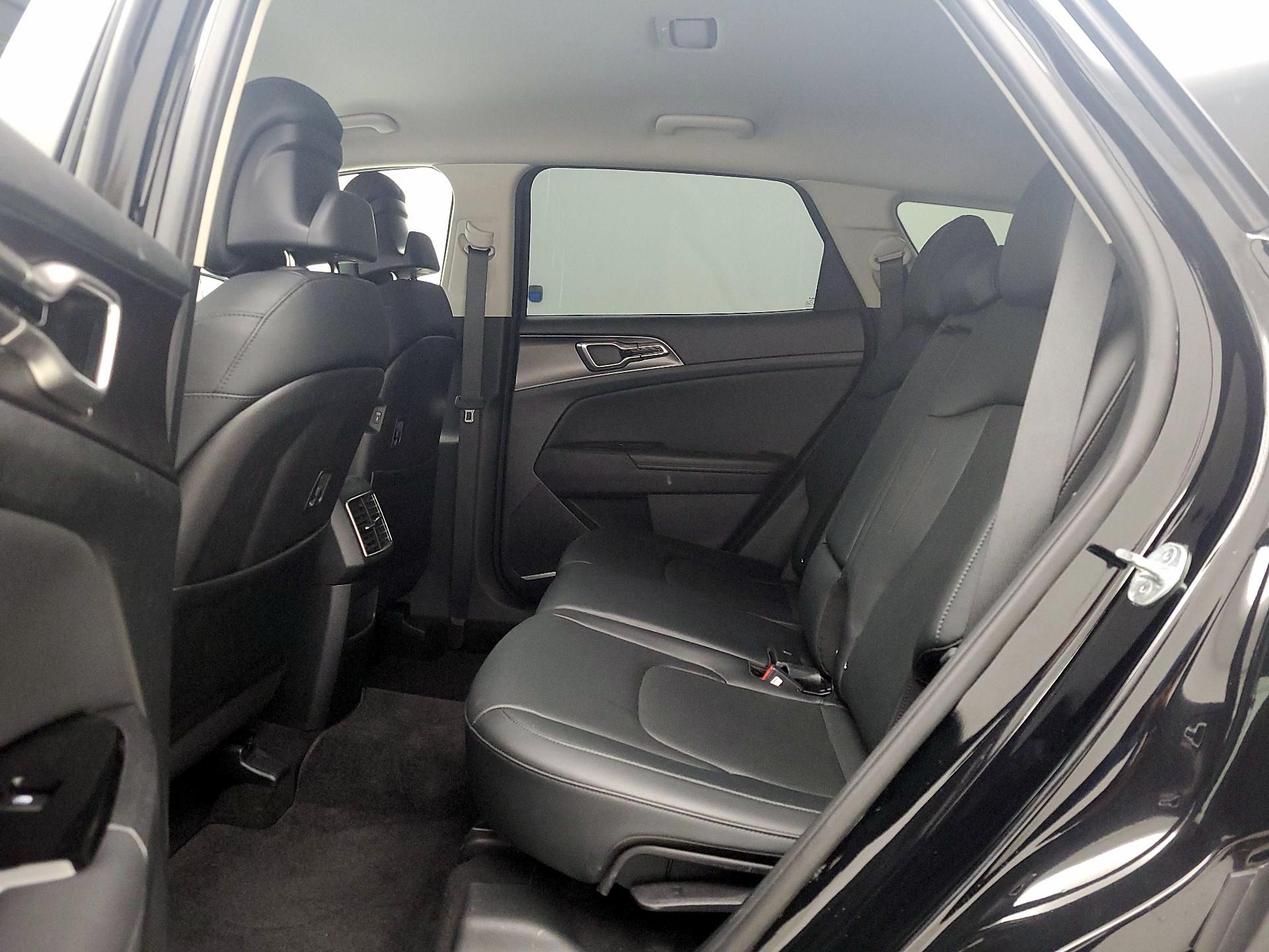 Thumbnail: 2023 Kia Sportage - 20