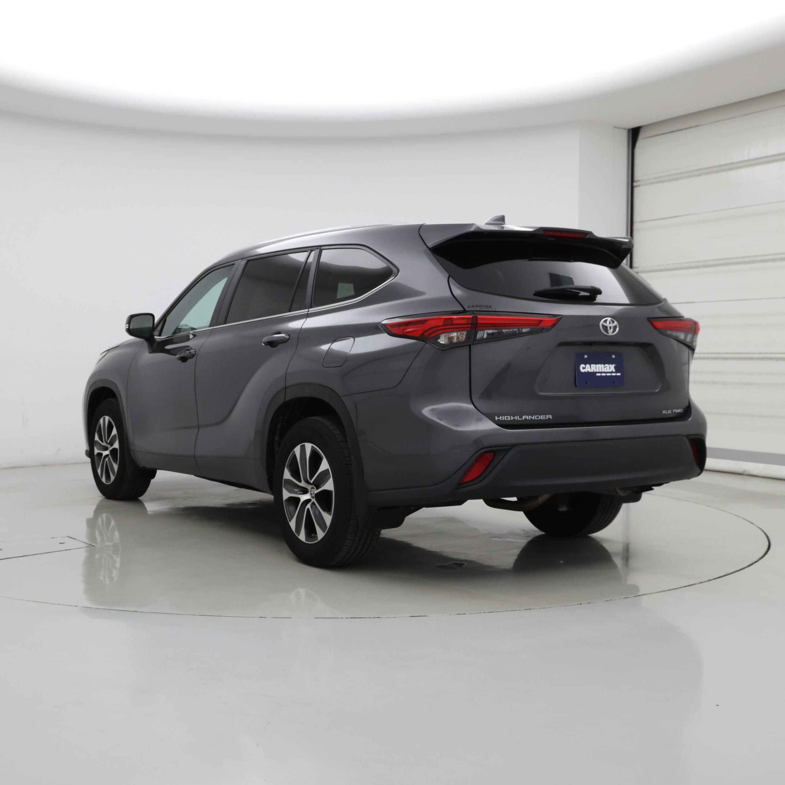 Thumbnail: 2023 Toyota Highlander - 2