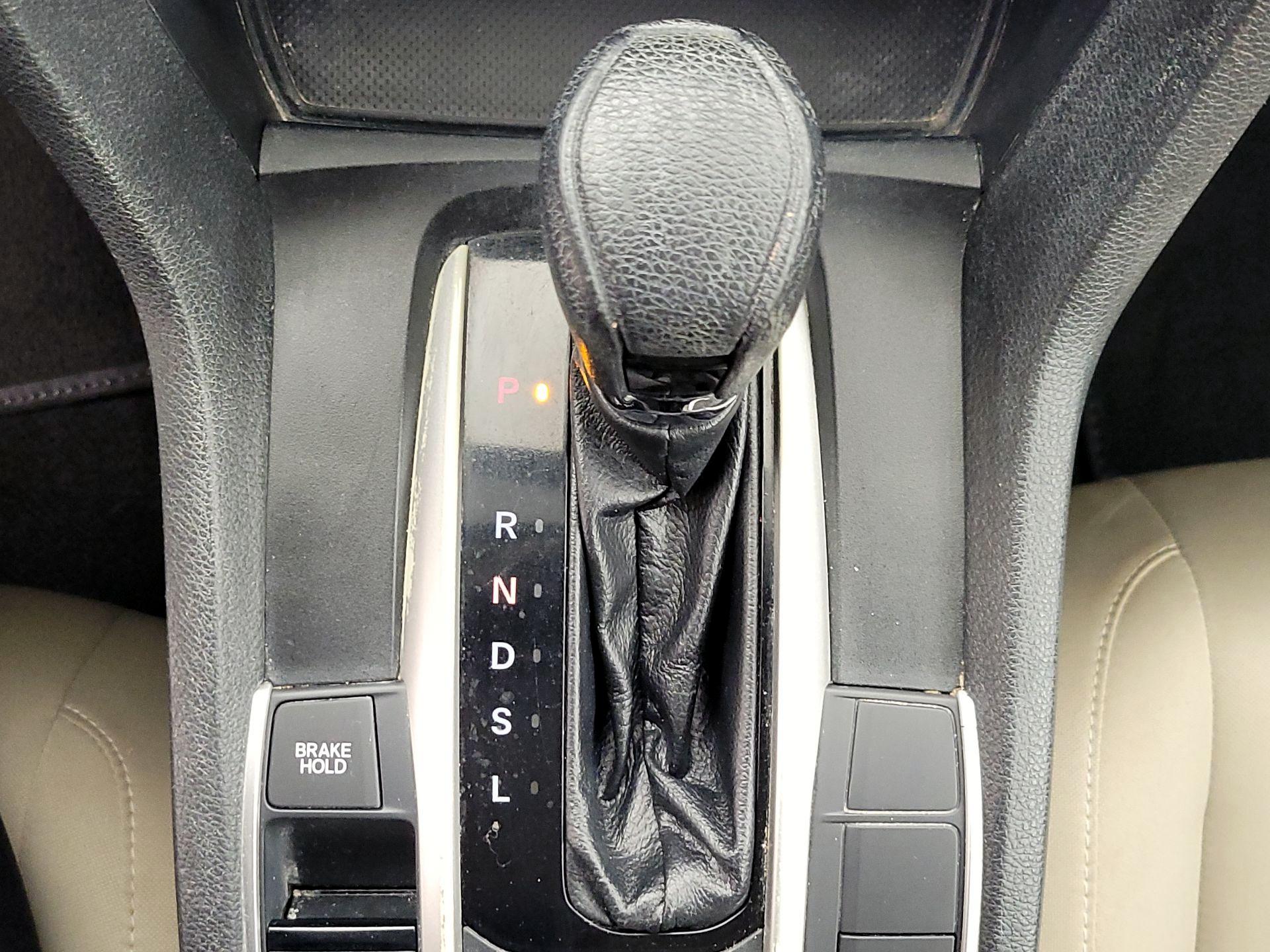 Thumbnail: 2017 Honda Civic - 17