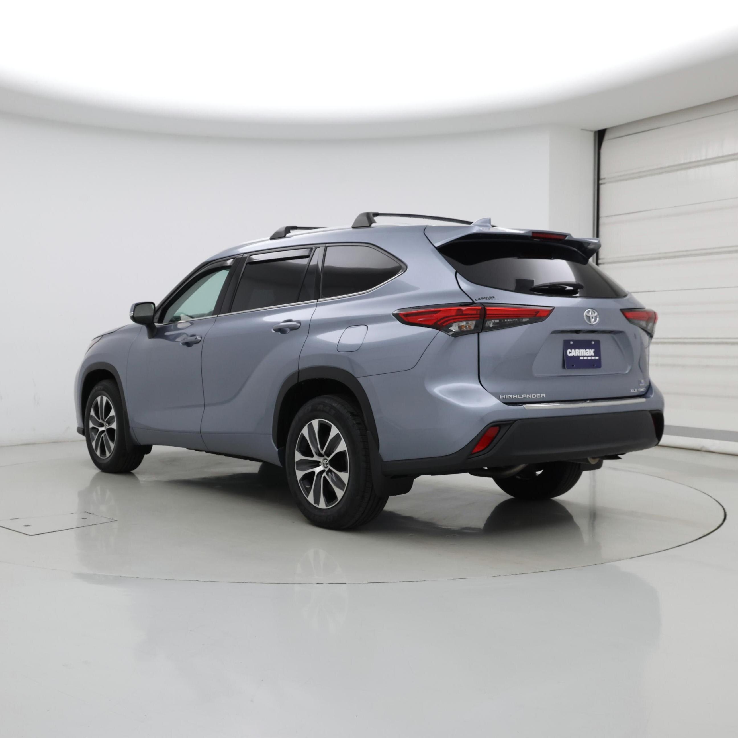 Thumbnail: 2022 Toyota Highlander - 2