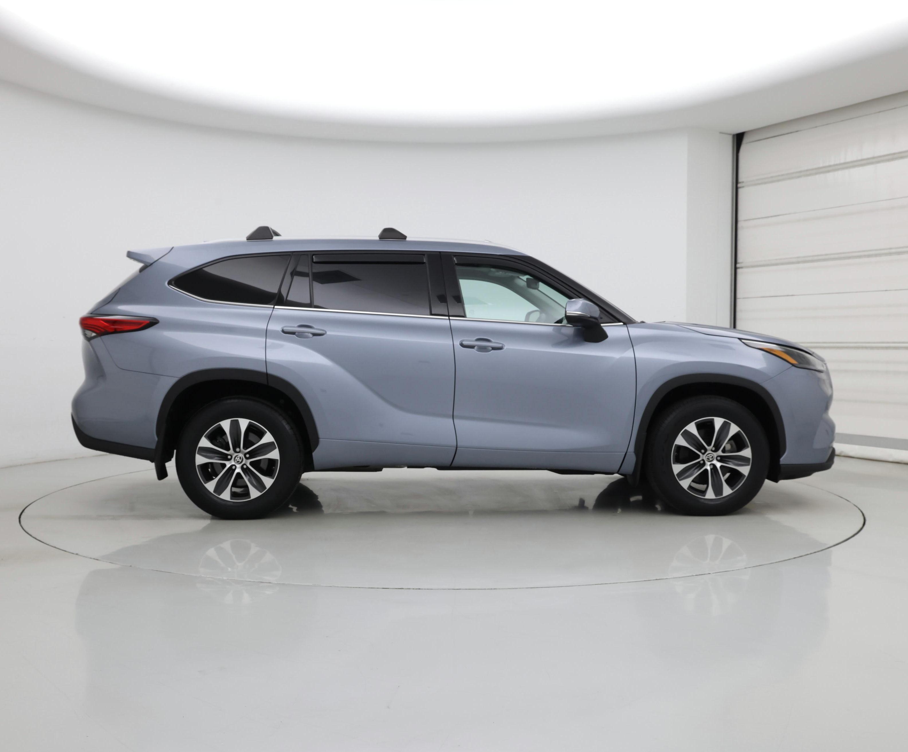 Thumbnail: 2022 Toyota Highlander - 7