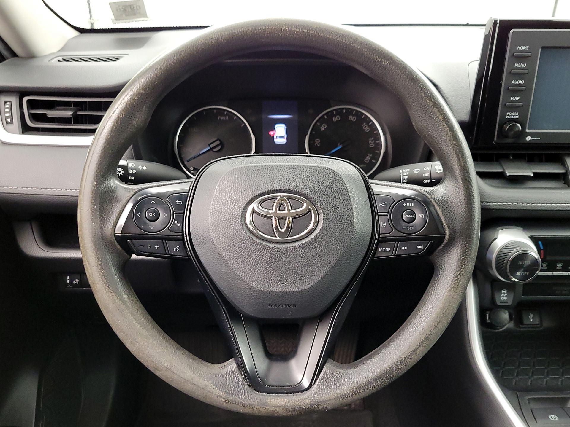 Thumbnail: 2020 Toyota RAV4 - 10