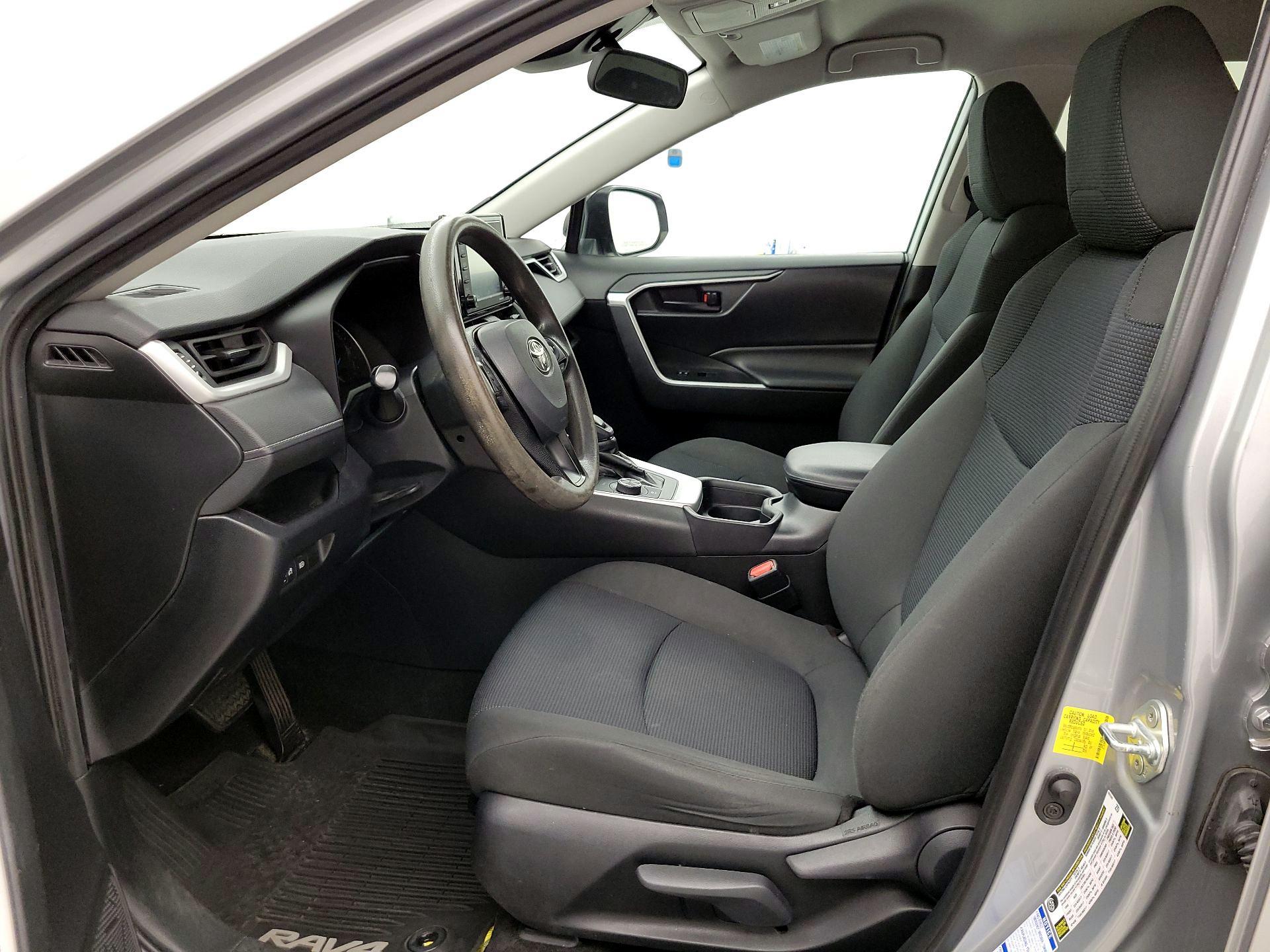 Thumbnail: 2020 Toyota RAV4 - 11