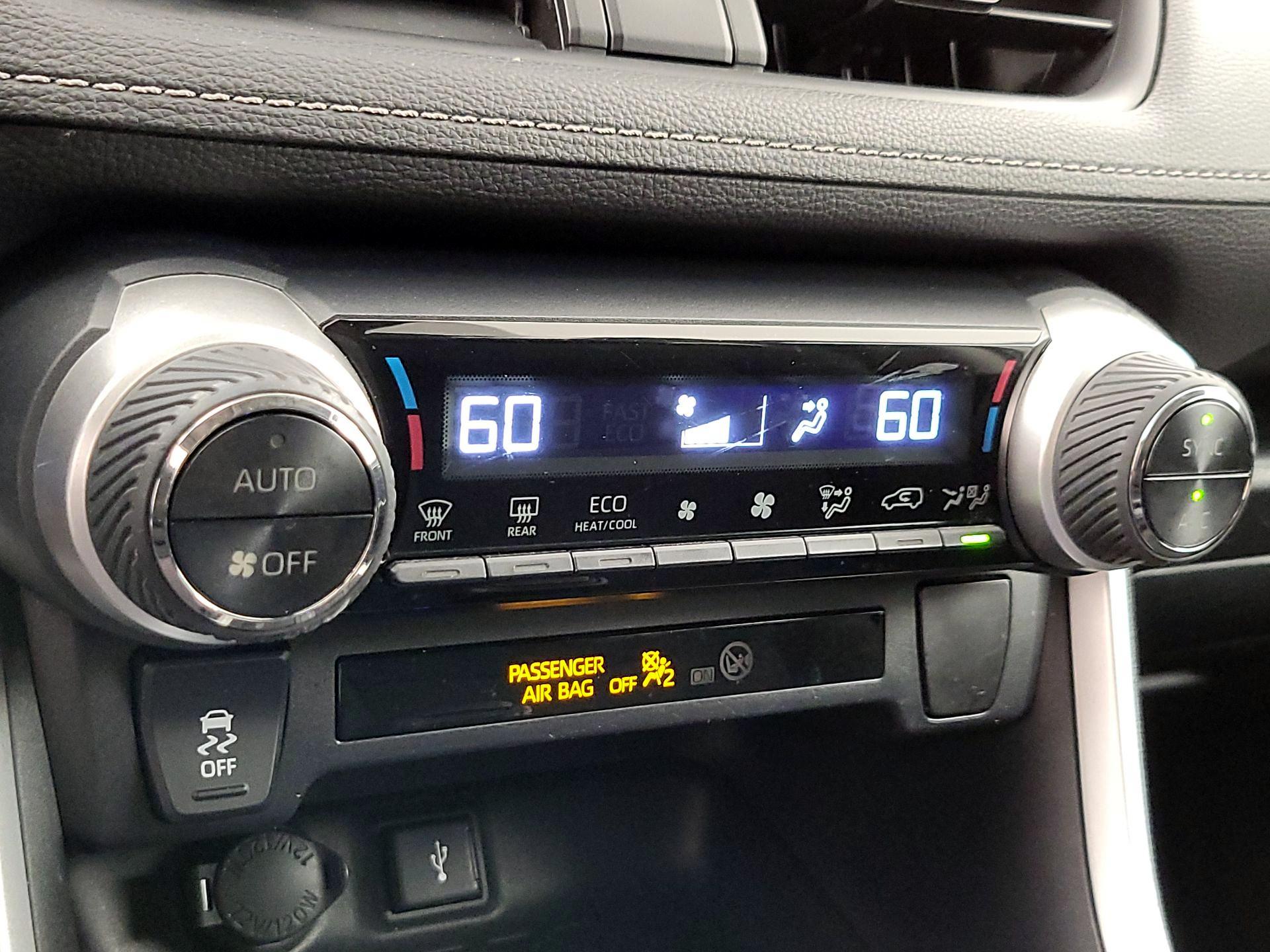 Thumbnail: 2020 Toyota RAV4 - 16
