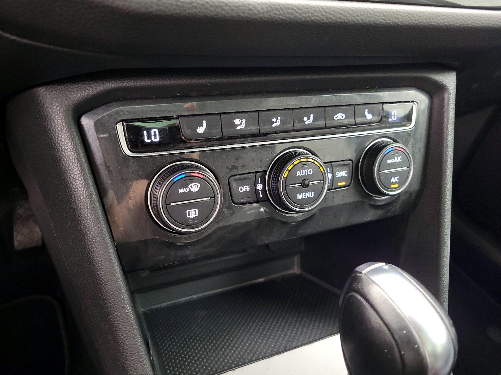 Thumbnail: 2019 Volkswagen Tiguan - 16