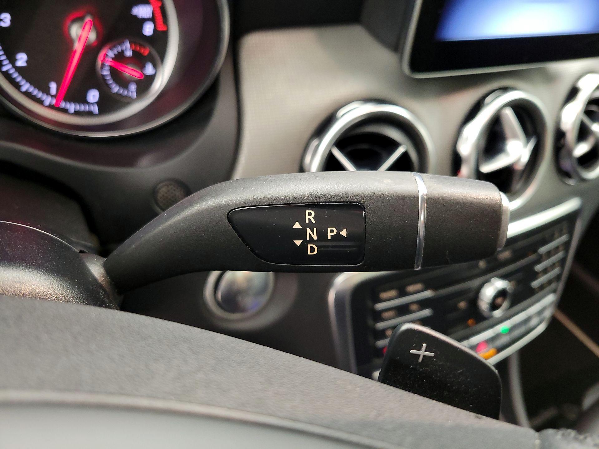 Thumbnail: 2020 Mercedes-Benz GLA - 17