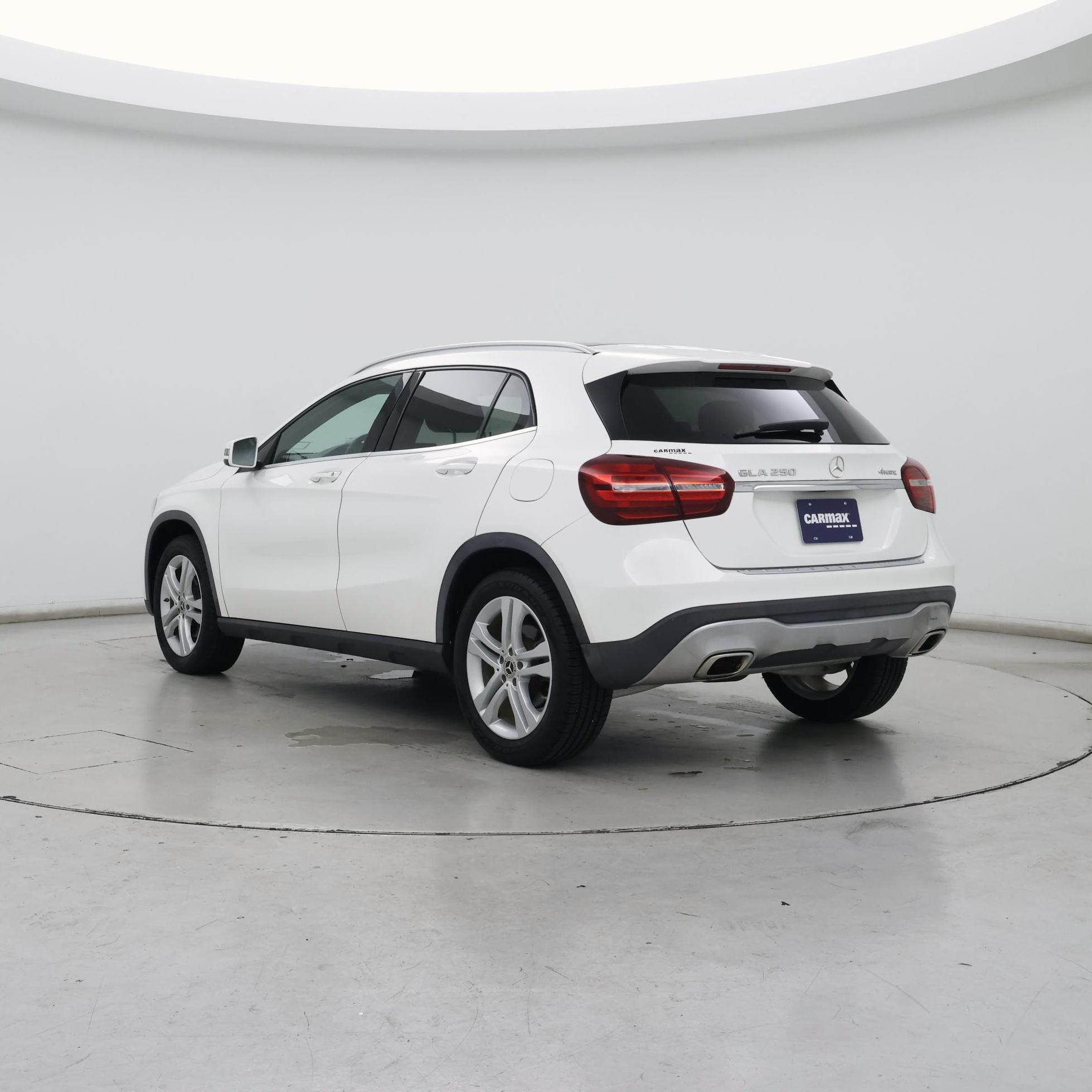 Thumbnail: 2020 Mercedes-Benz GLA - 2