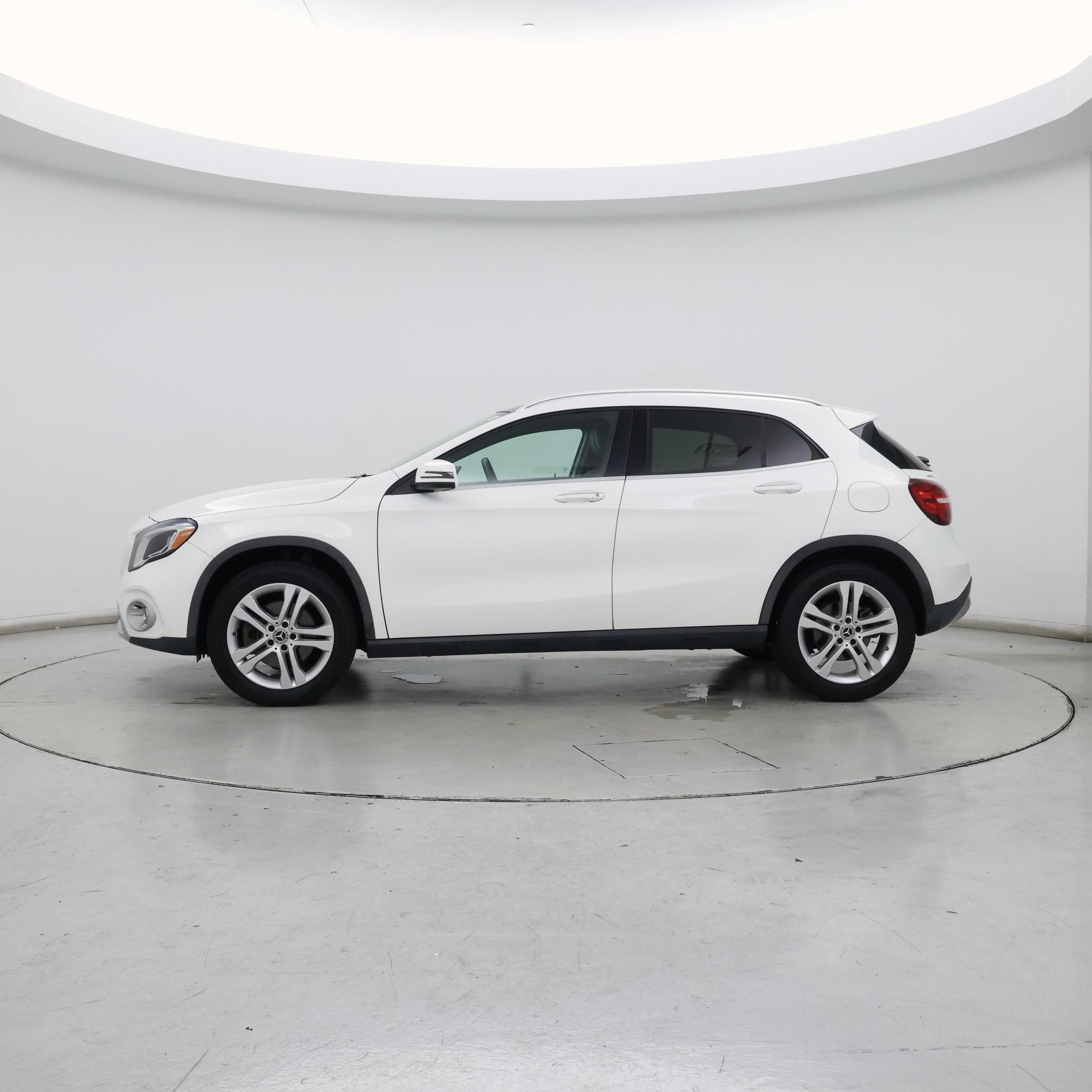 Thumbnail: 2020 Mercedes-Benz GLA - 3