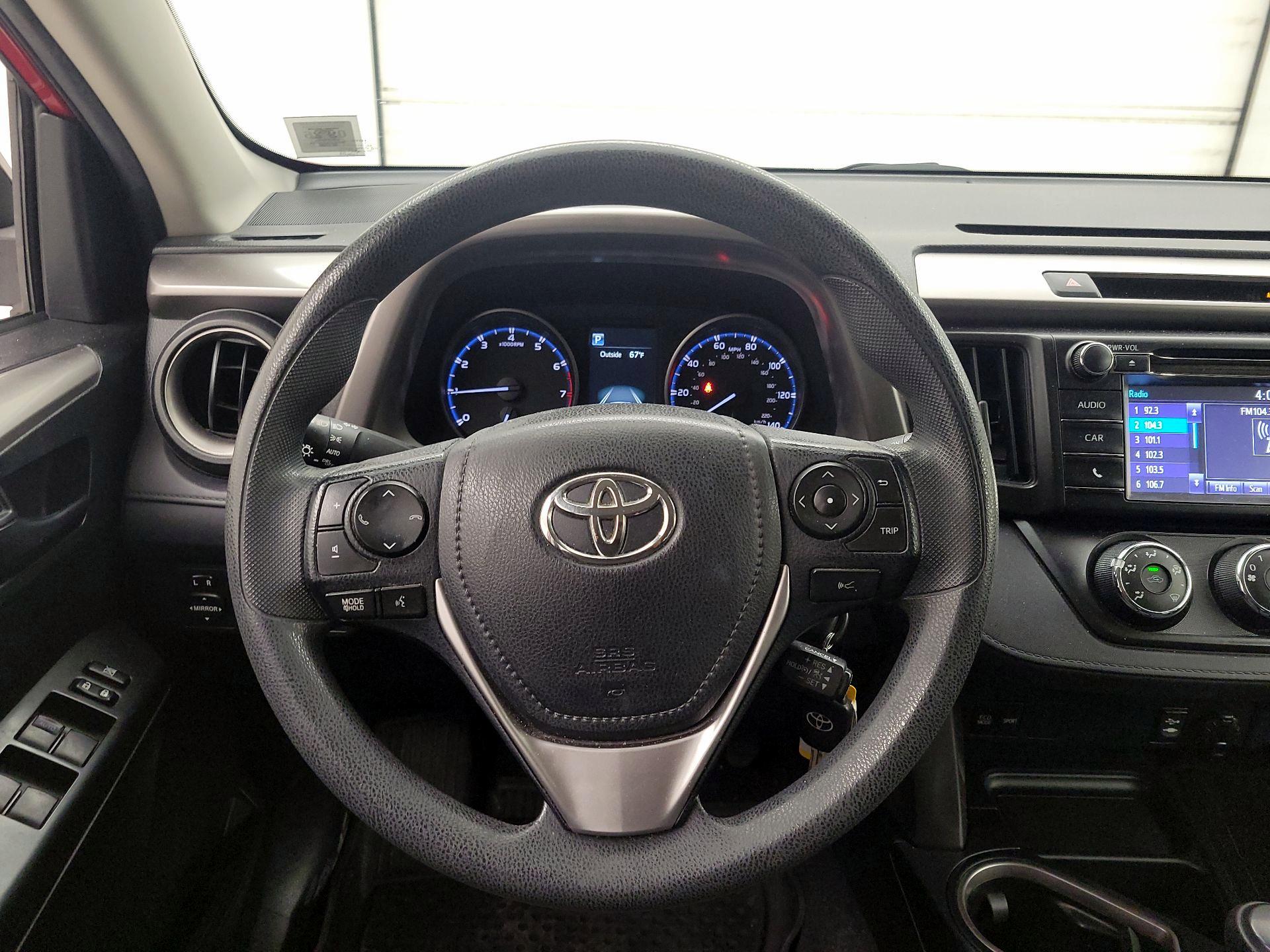 Thumbnail: 2017 Toyota RAV4 - 10