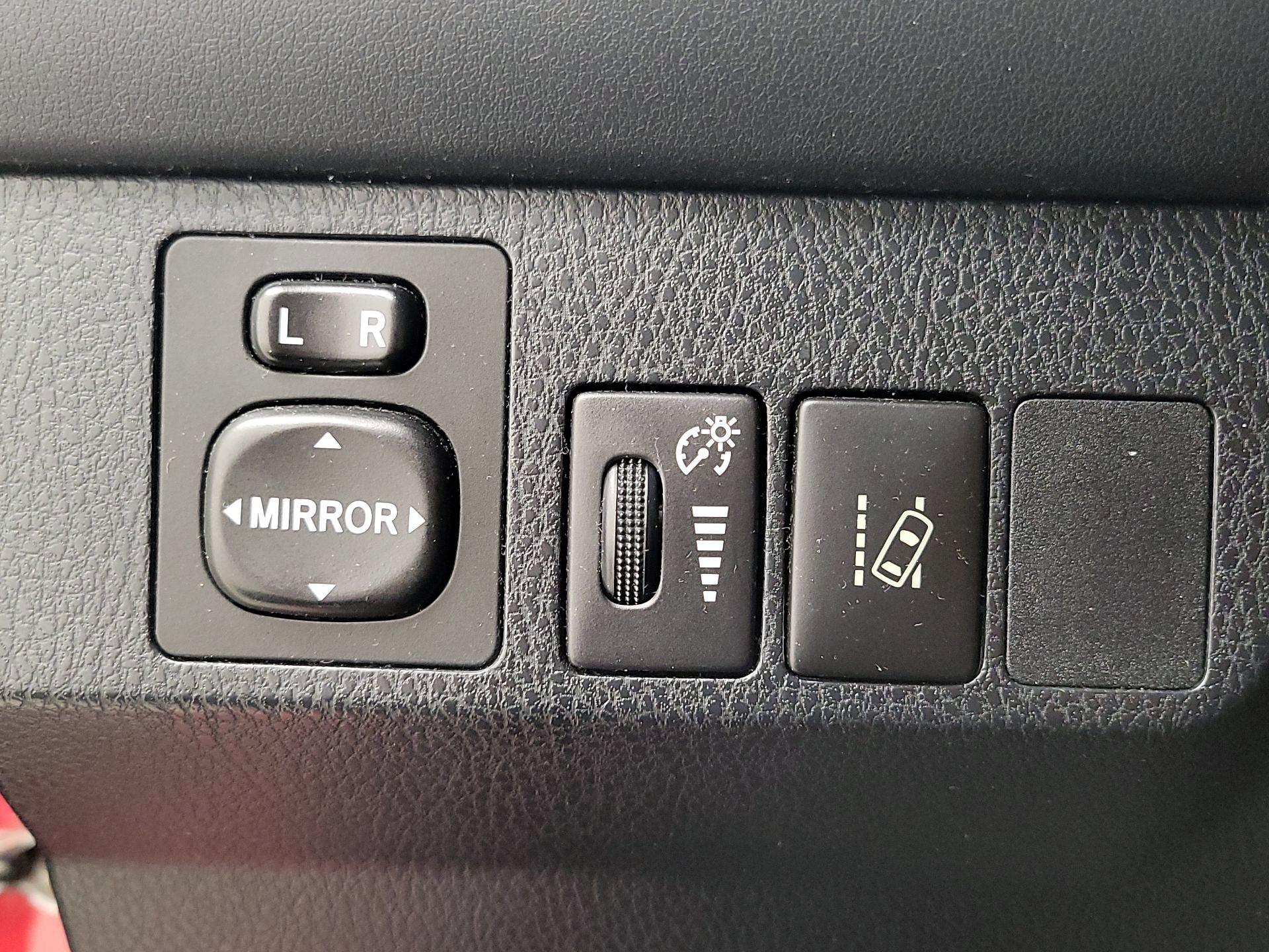 Thumbnail: 2017 Toyota RAV4 - 13