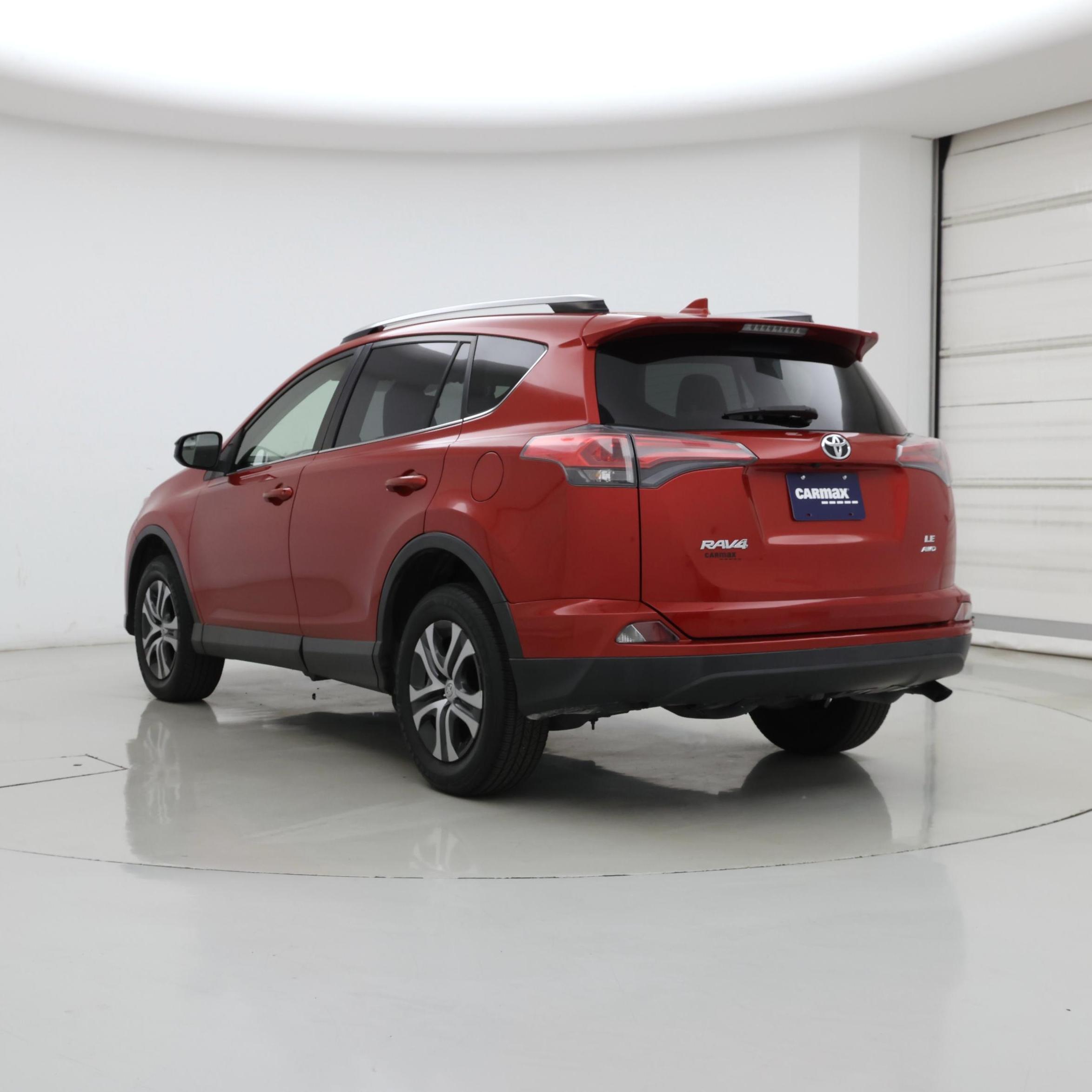 Thumbnail: 2017 Toyota RAV4 - 2