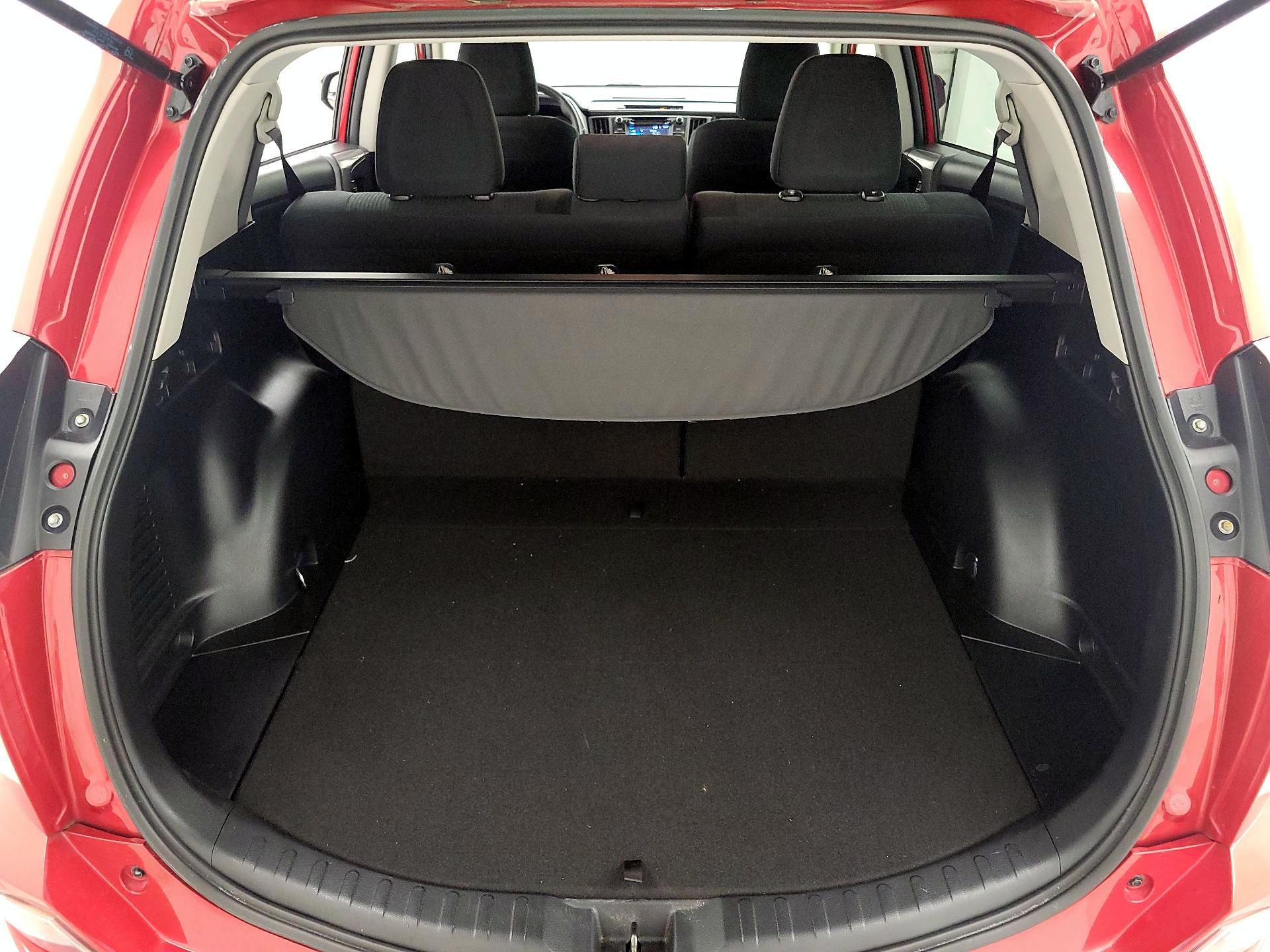 Thumbnail: 2017 Toyota RAV4 - 20