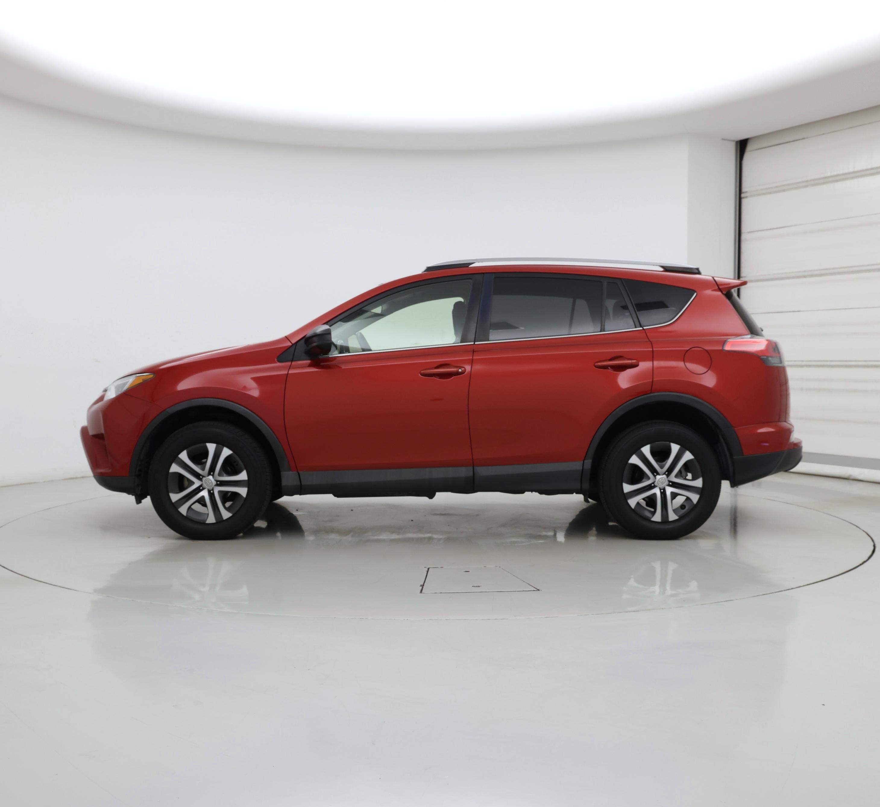 Thumbnail: 2017 Toyota RAV4 - 3