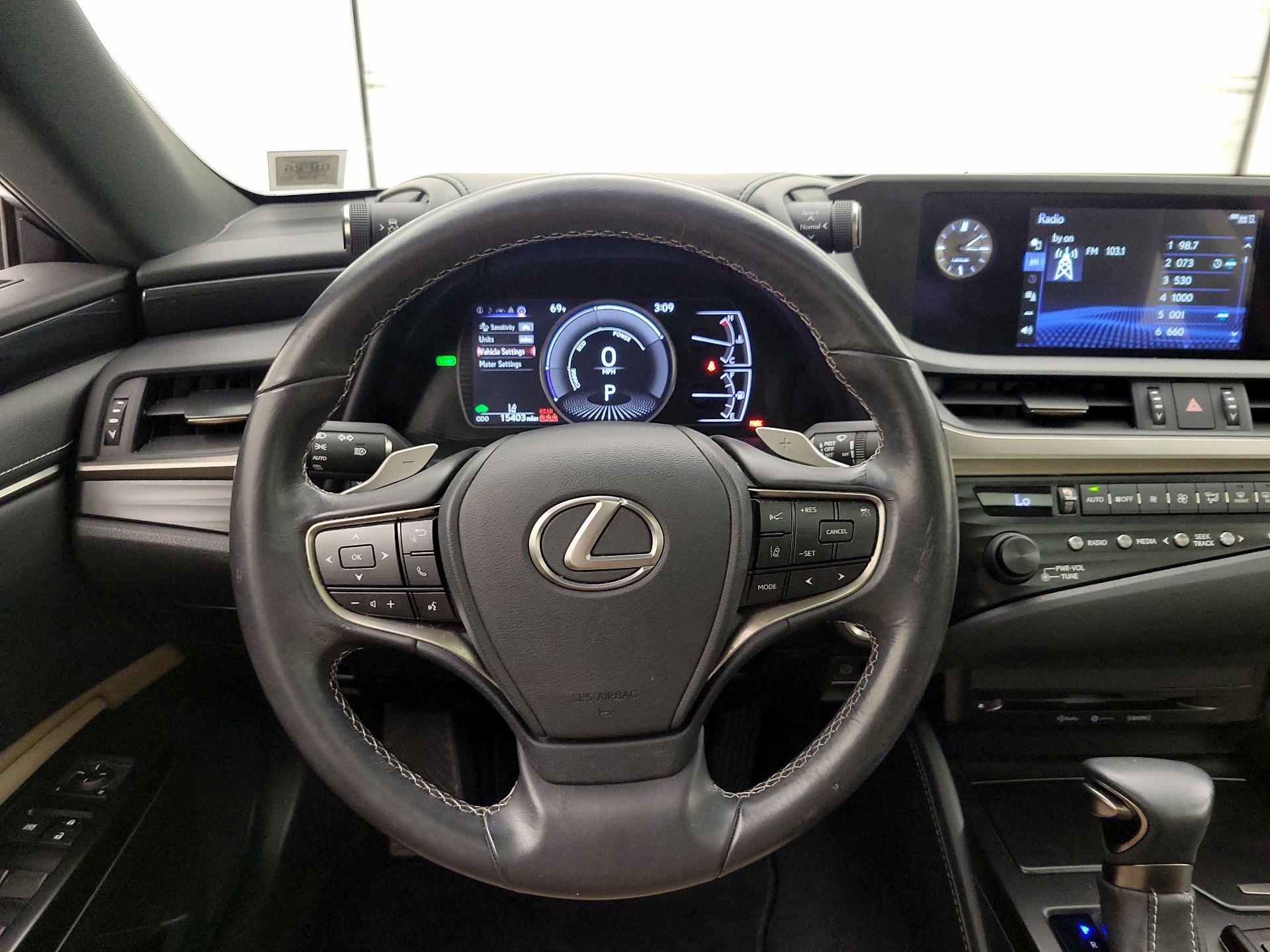Thumbnail: 2019 Lexus ES - 10
