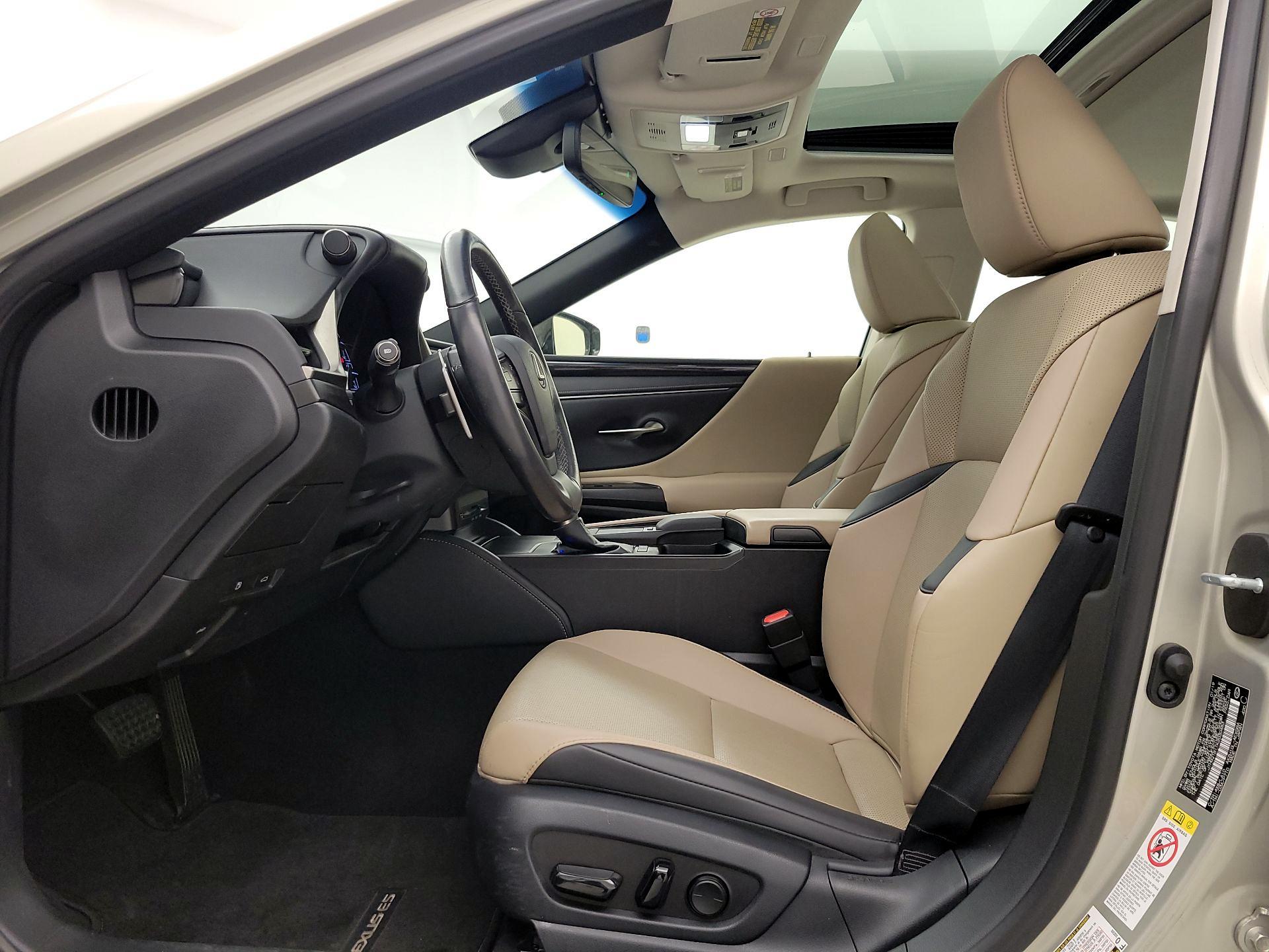 Thumbnail: 2019 Lexus ES - 11