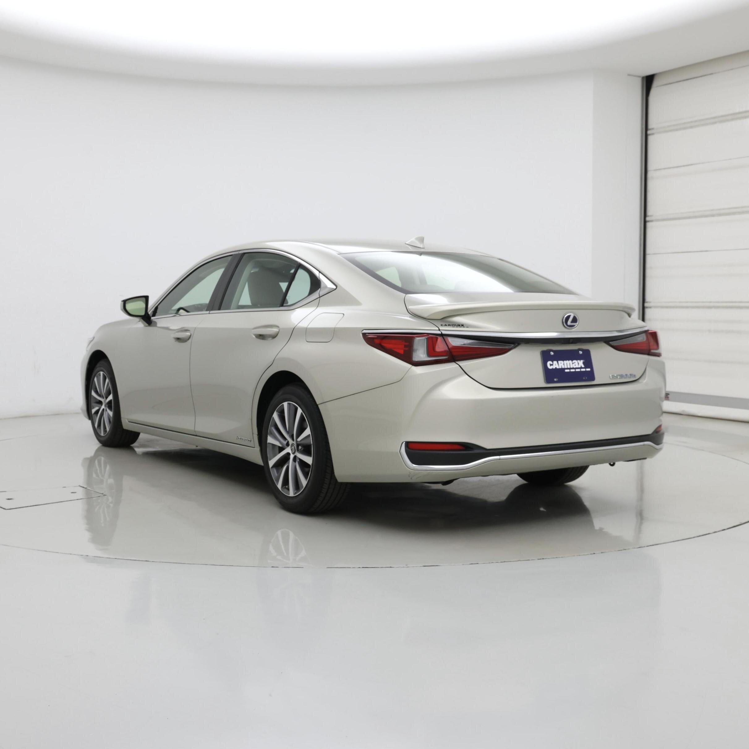 Thumbnail: 2019 Lexus ES - 2