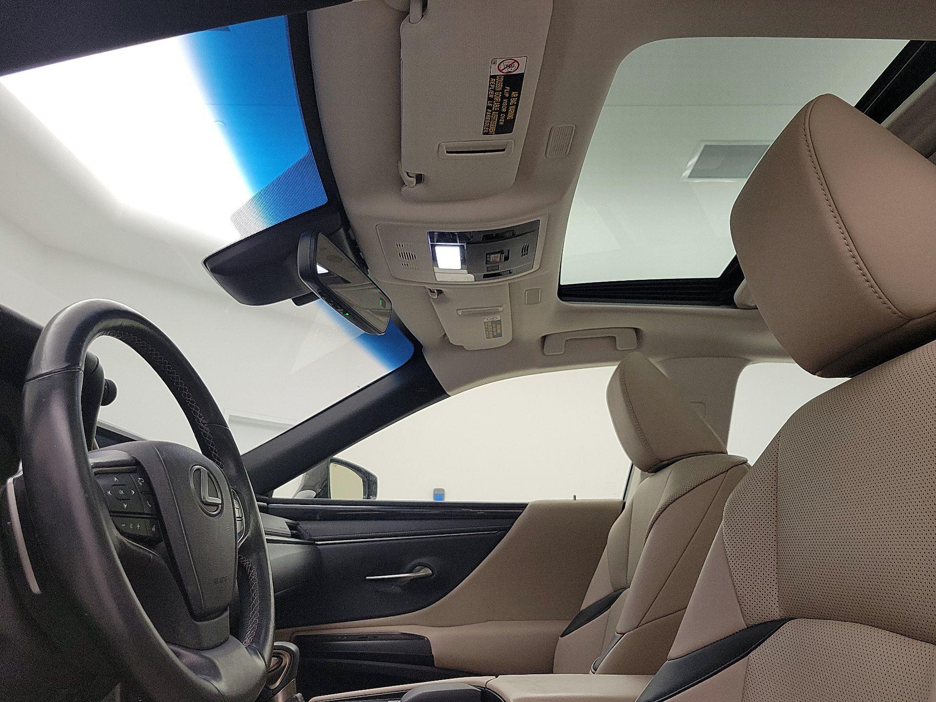Thumbnail: 2019 Lexus ES - 19