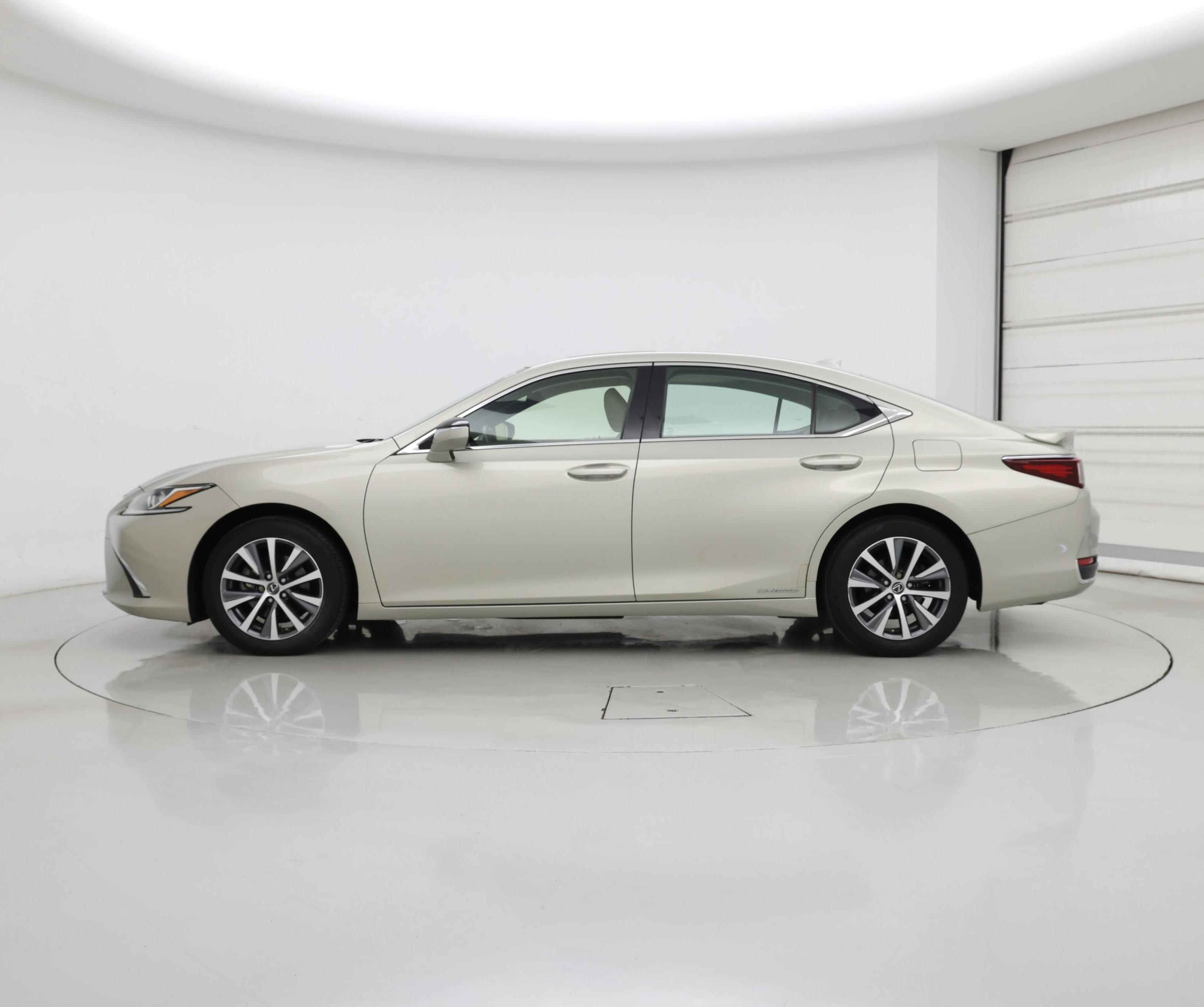 Thumbnail: 2019 Lexus ES - 3
