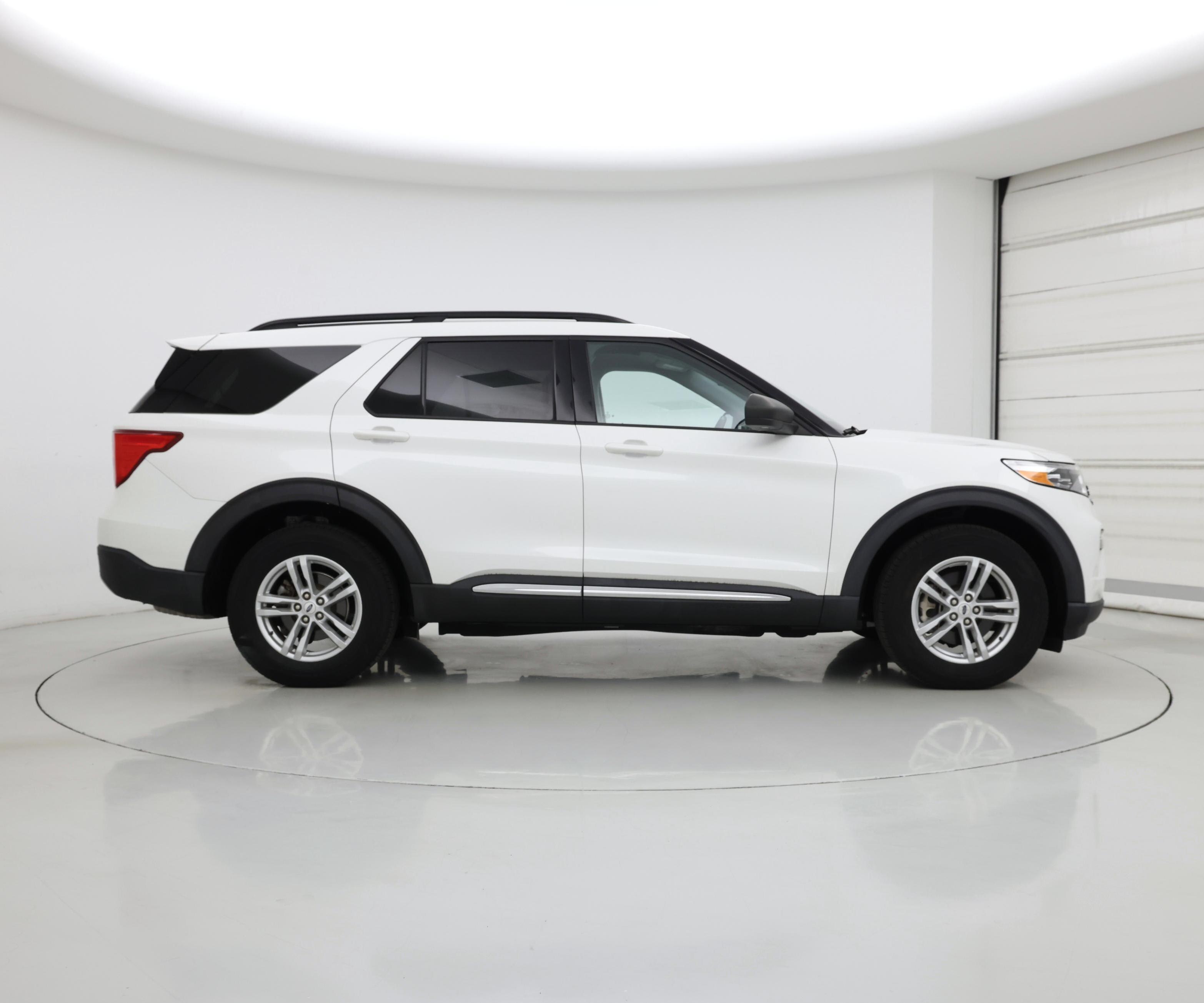 Thumbnail: 2021 Ford Explorer - 7