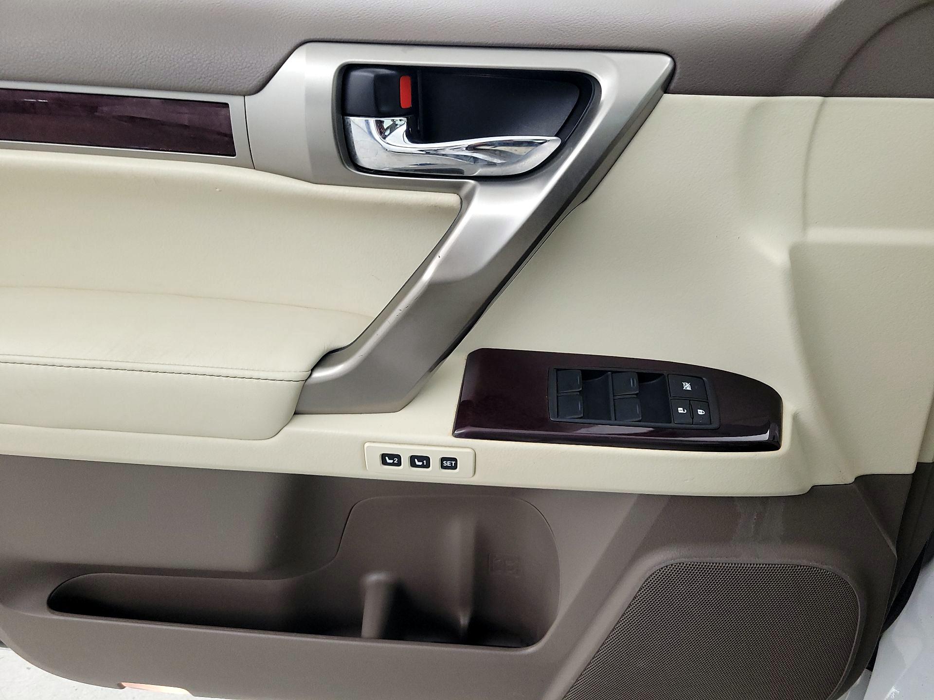 Thumbnail: 2014 Lexus GX - 12