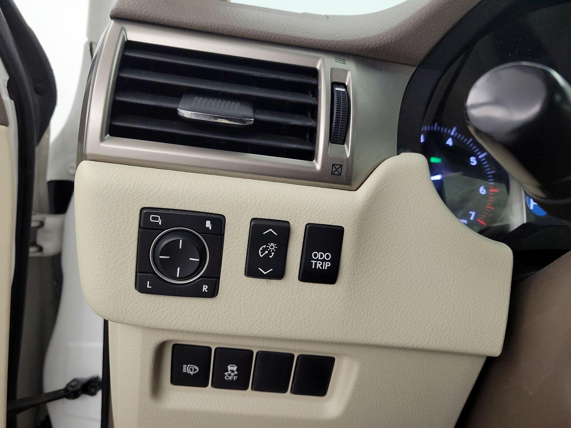 Thumbnail: 2014 Lexus GX - 13